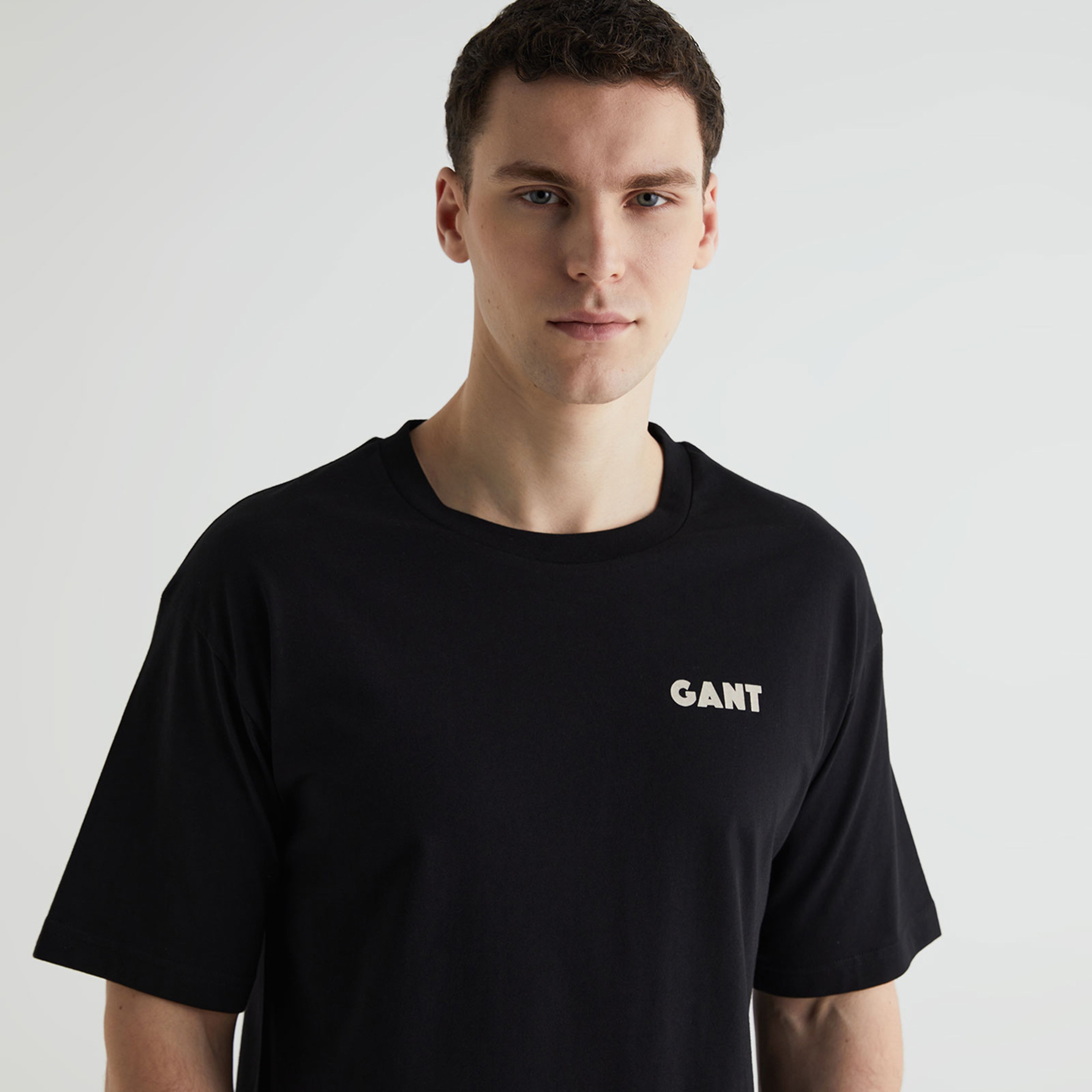 GANT Erkek Siyah Regular Fit Bisiklet Yaka Logolu T-shirt