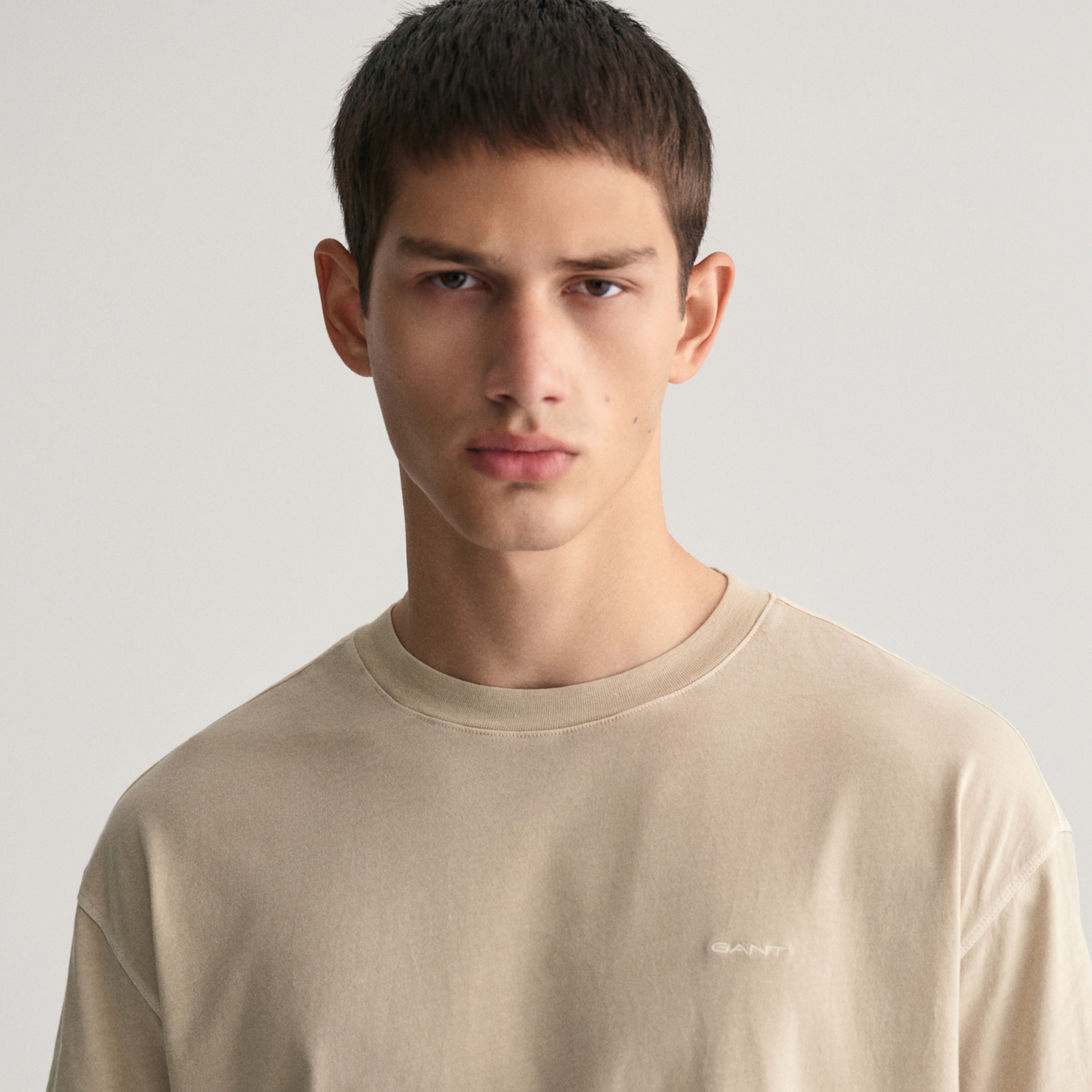 GANT Erkek Bej Relaxed Fit Bisiklet Yaka Logolu T-shirt
