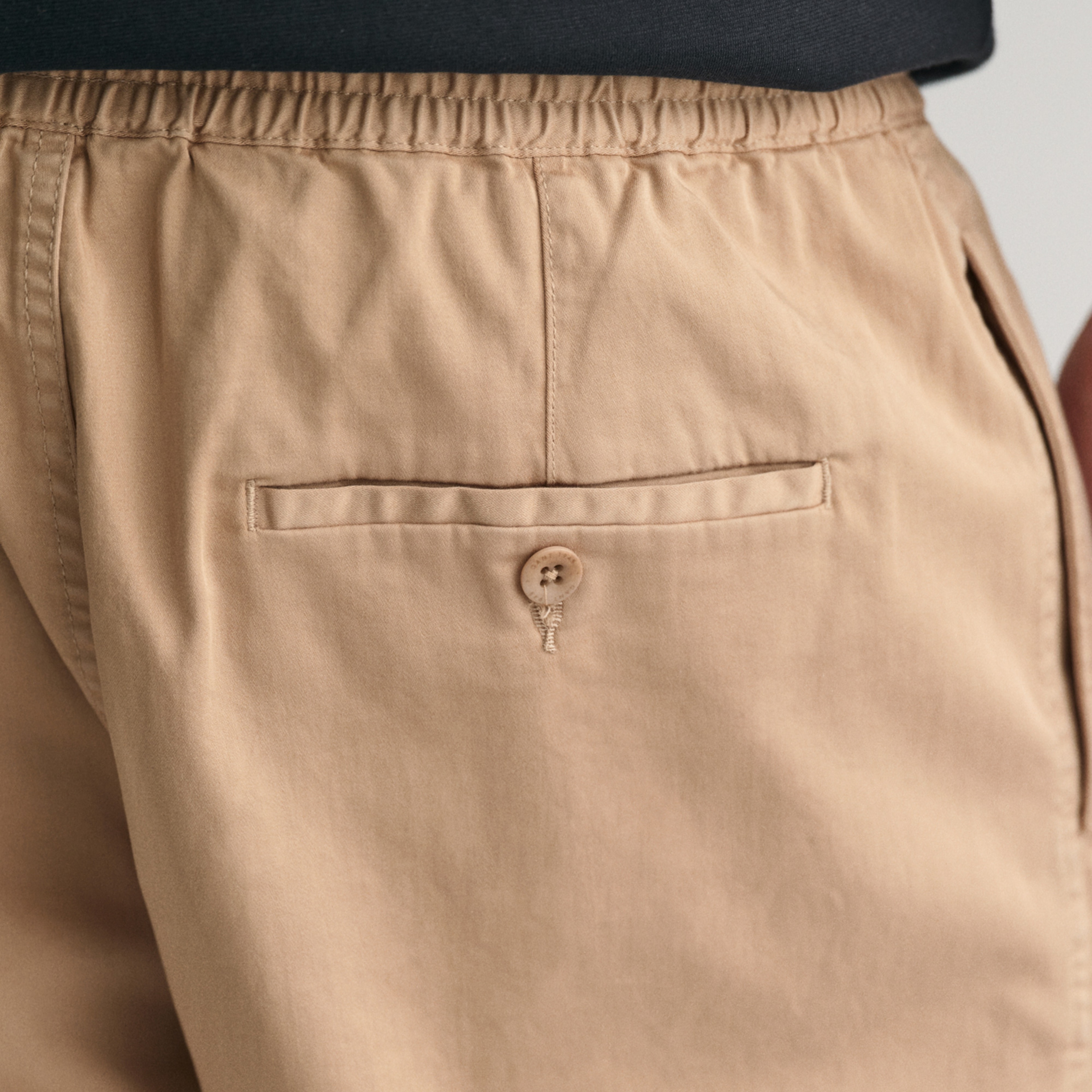 GANT Erkek Bej Regular Fit Logolu Şort