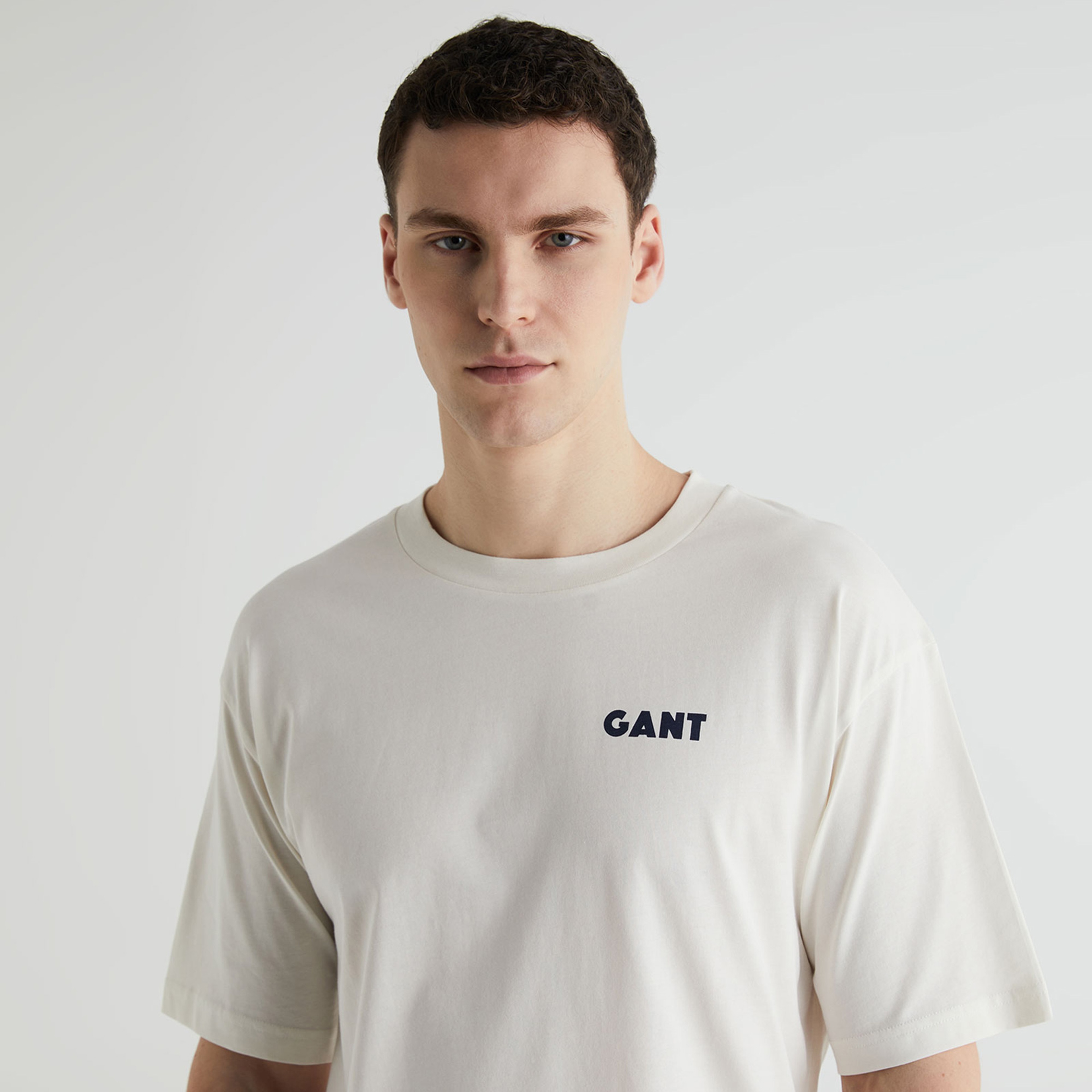 GANT Erkek Krem Regular Fit Bisiklet Yaka Logolu T-shirt