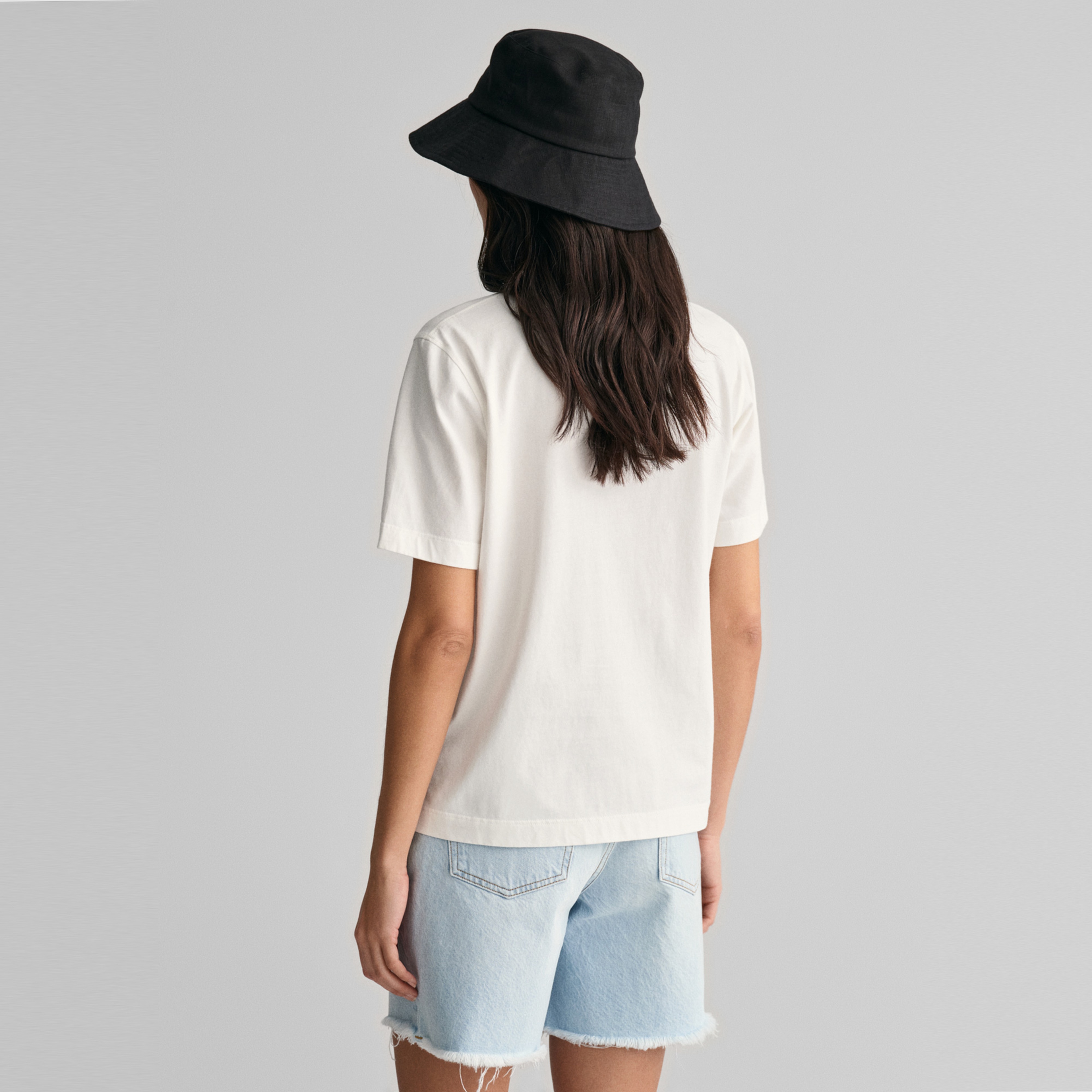 GANT Kadın Krem Relaxed Fit Bisiklet Yaka Desenli T-shirt