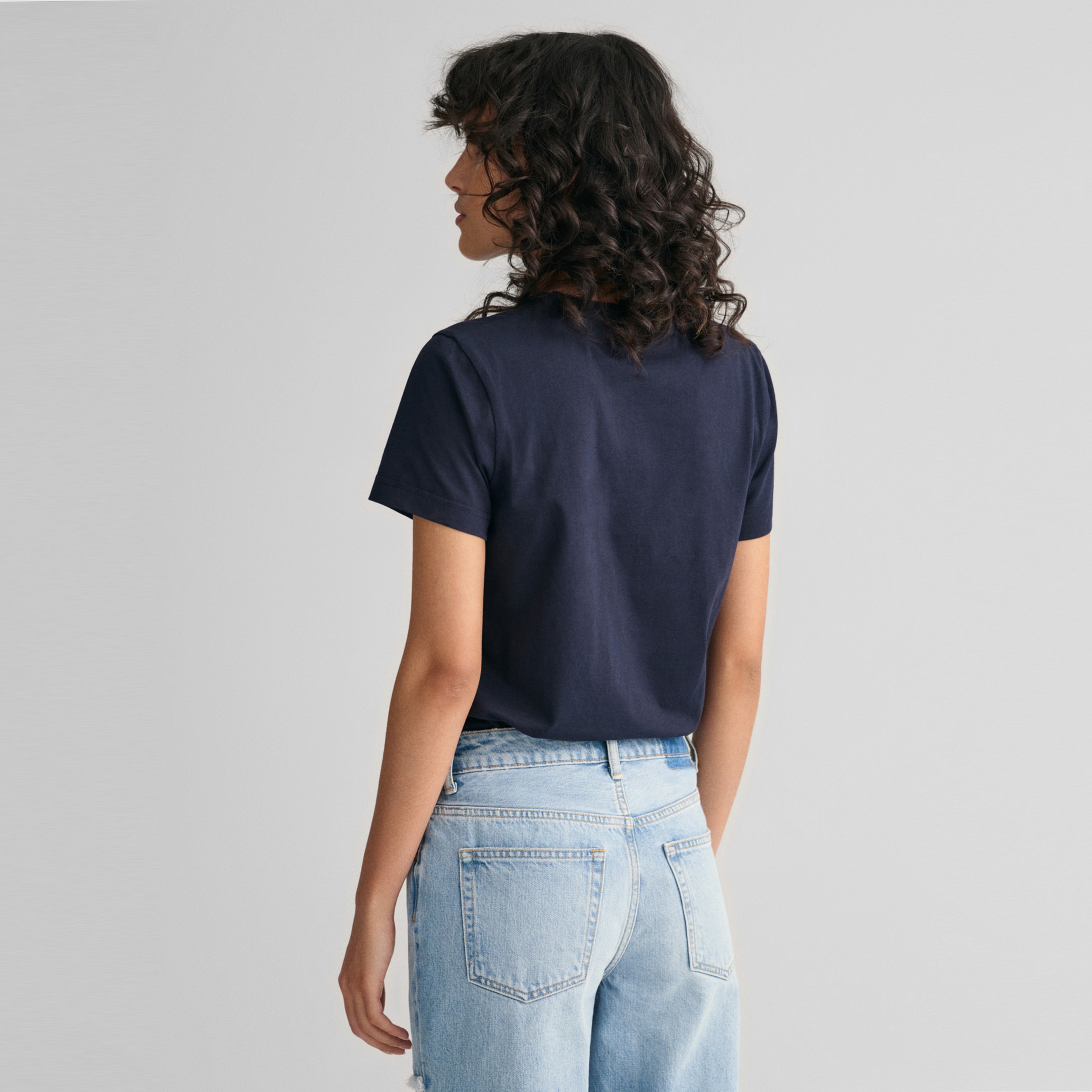 GANT Kadın Lacivert Regular Fit T-Shirt