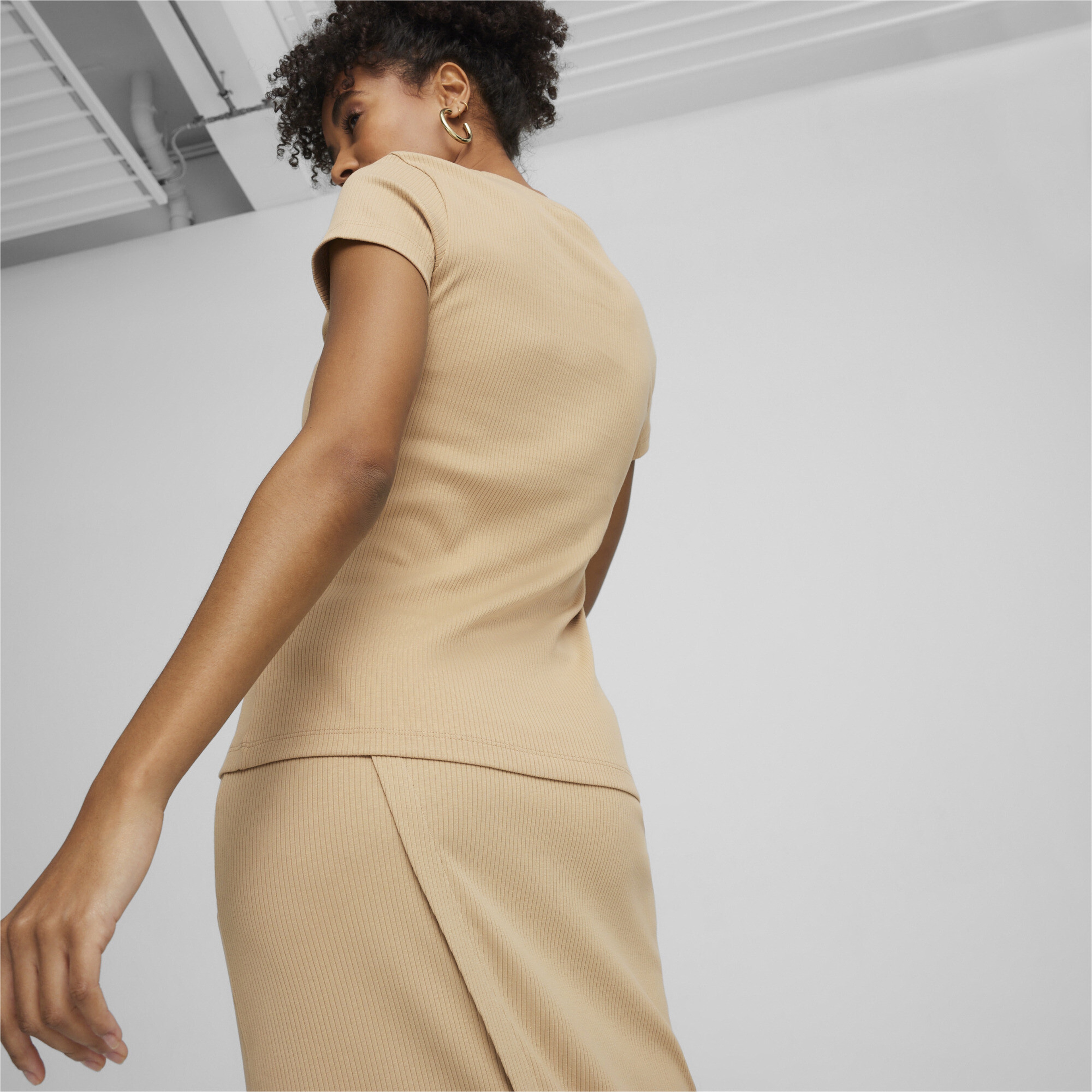 Puma Classics Ribbed Kadın Kahverengi T-Shirt