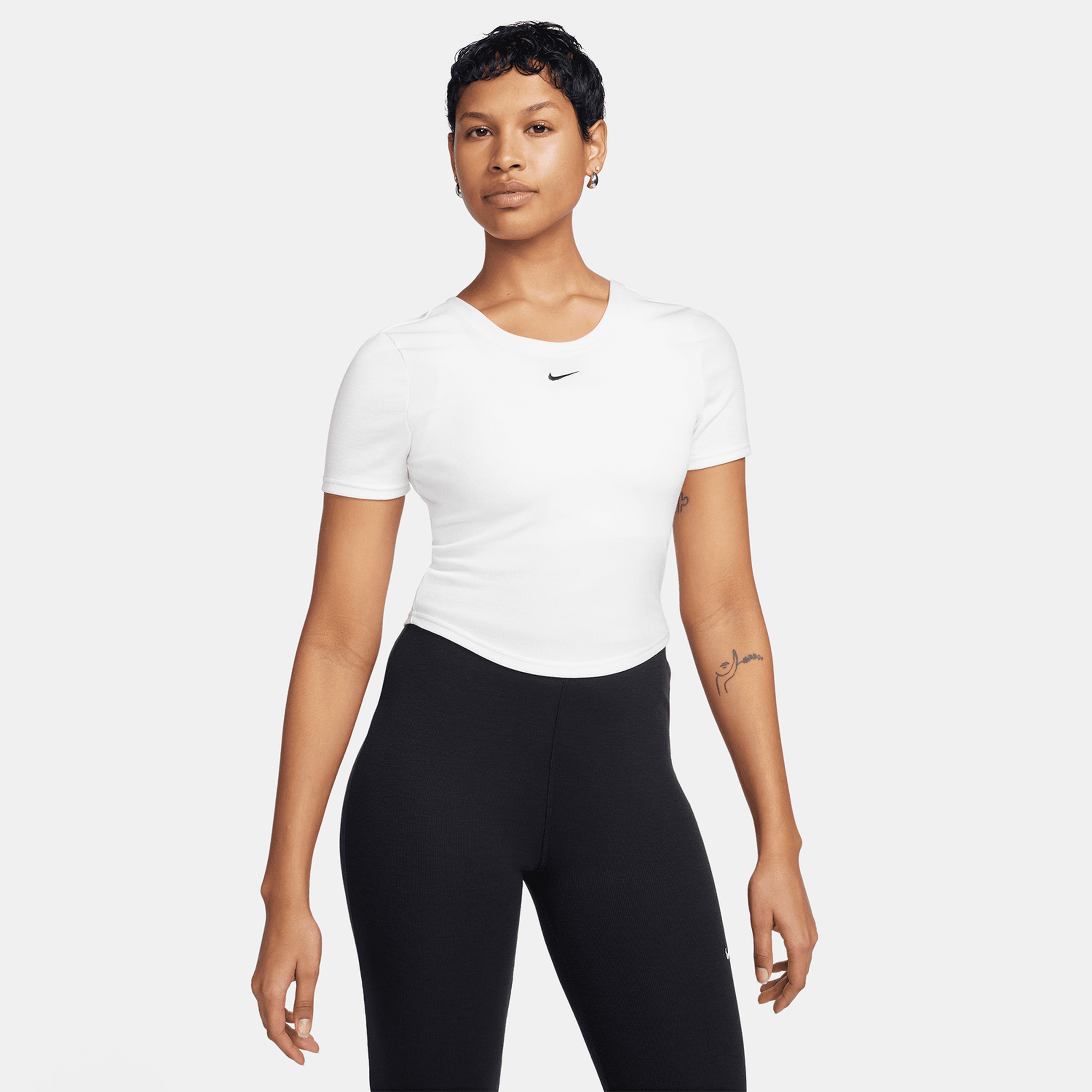 Nike Sportswear Chill Knit Sportswear Kadın Beyaz Crop T-Shirt