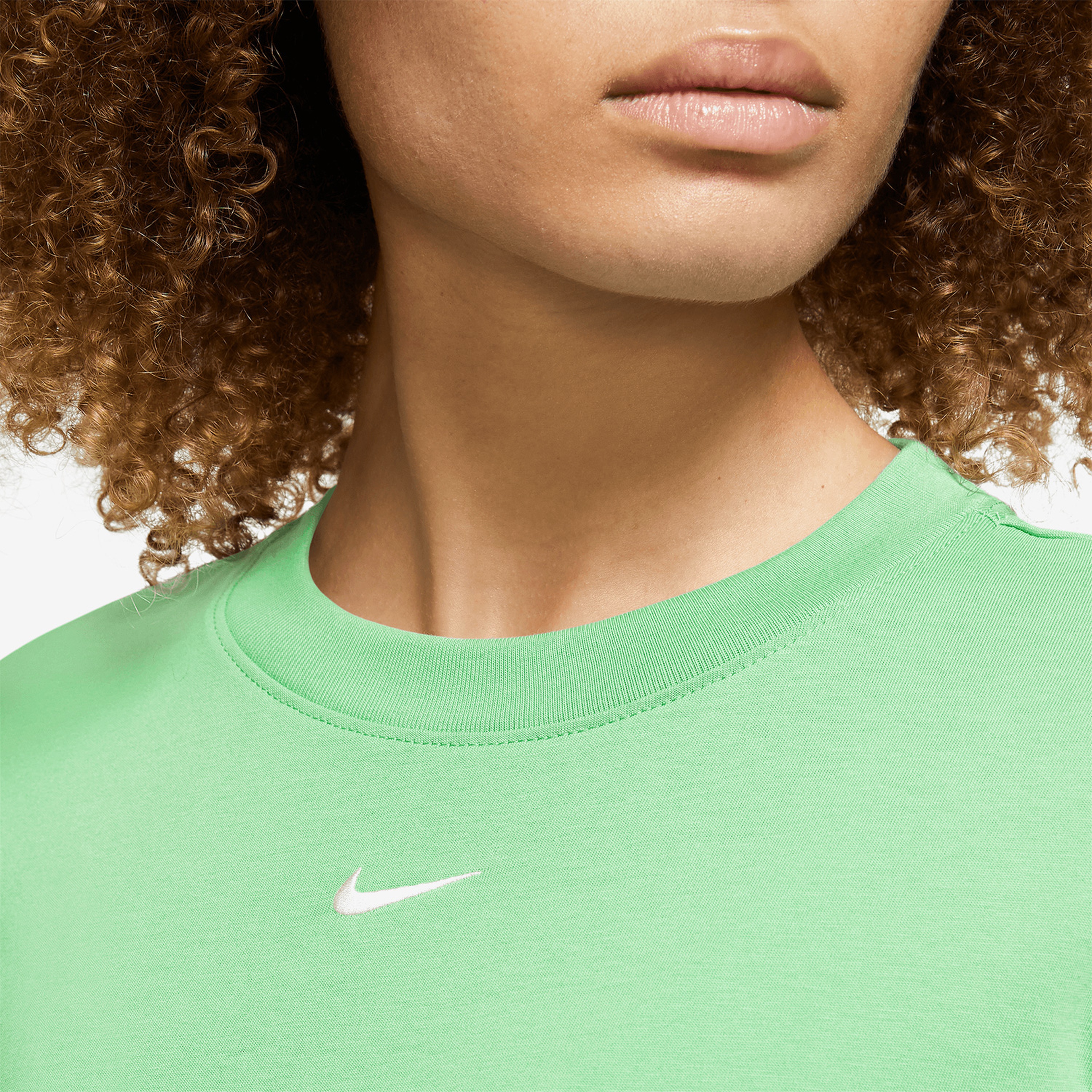 Nike Sportswear Chill Knit Kadın Yeşil T-Shirt
