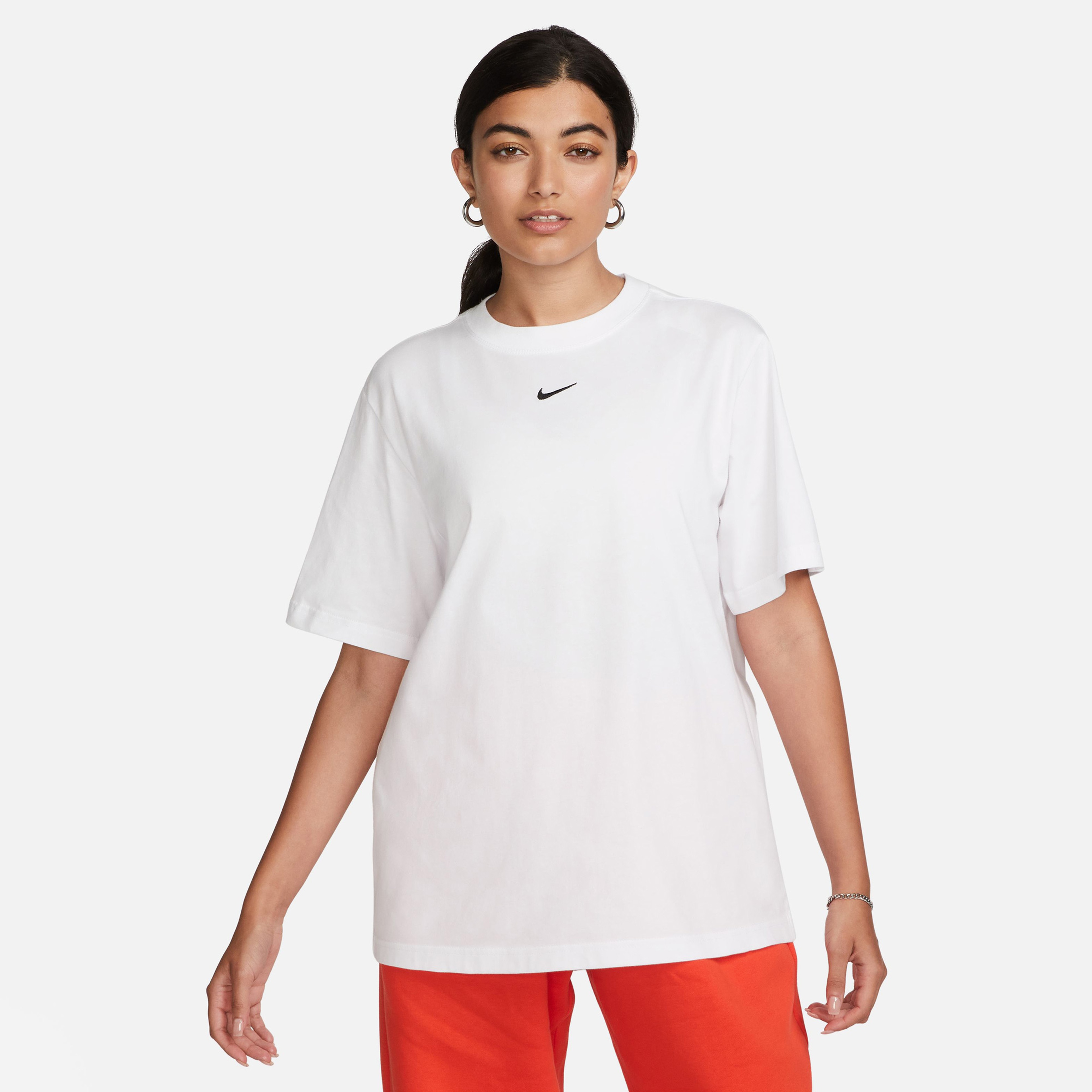 Nike Sportswear Essentials Kadın Beyaz T-Shirt