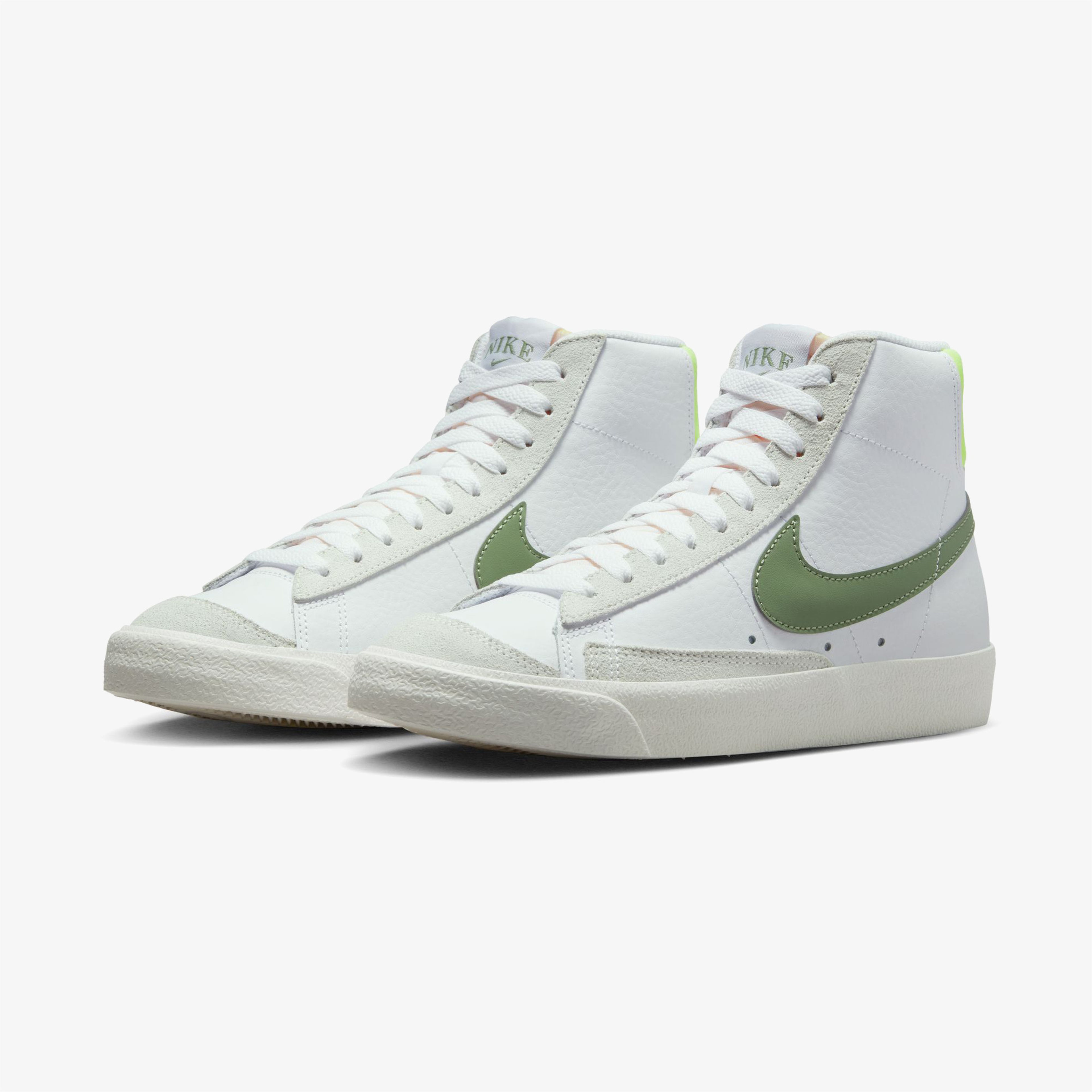 Nike Blazer Mid '77 Kadın Beyaz Spor Ayakkabı