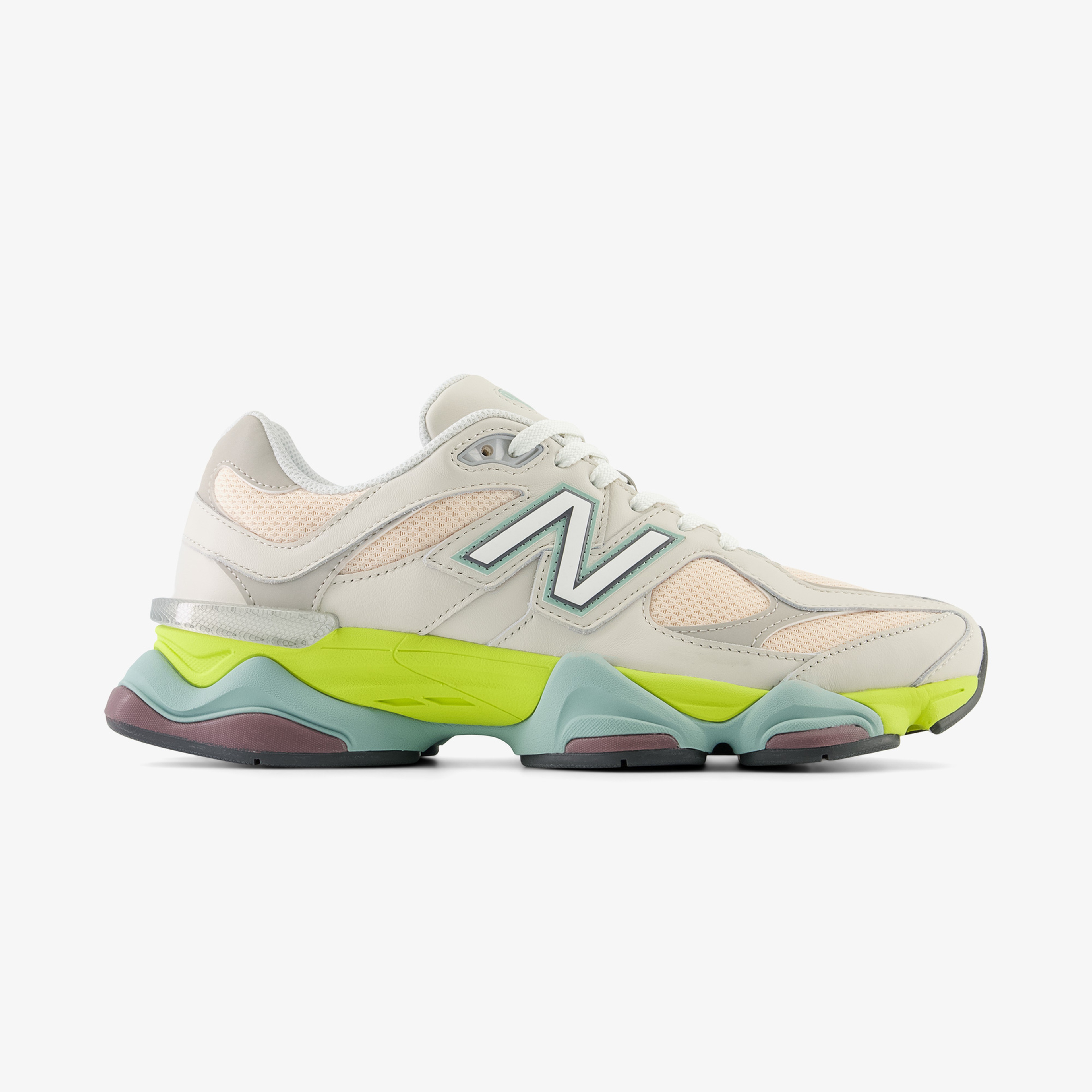 New Balance 9060 Kadın Beyaz Spor Ayakkabı