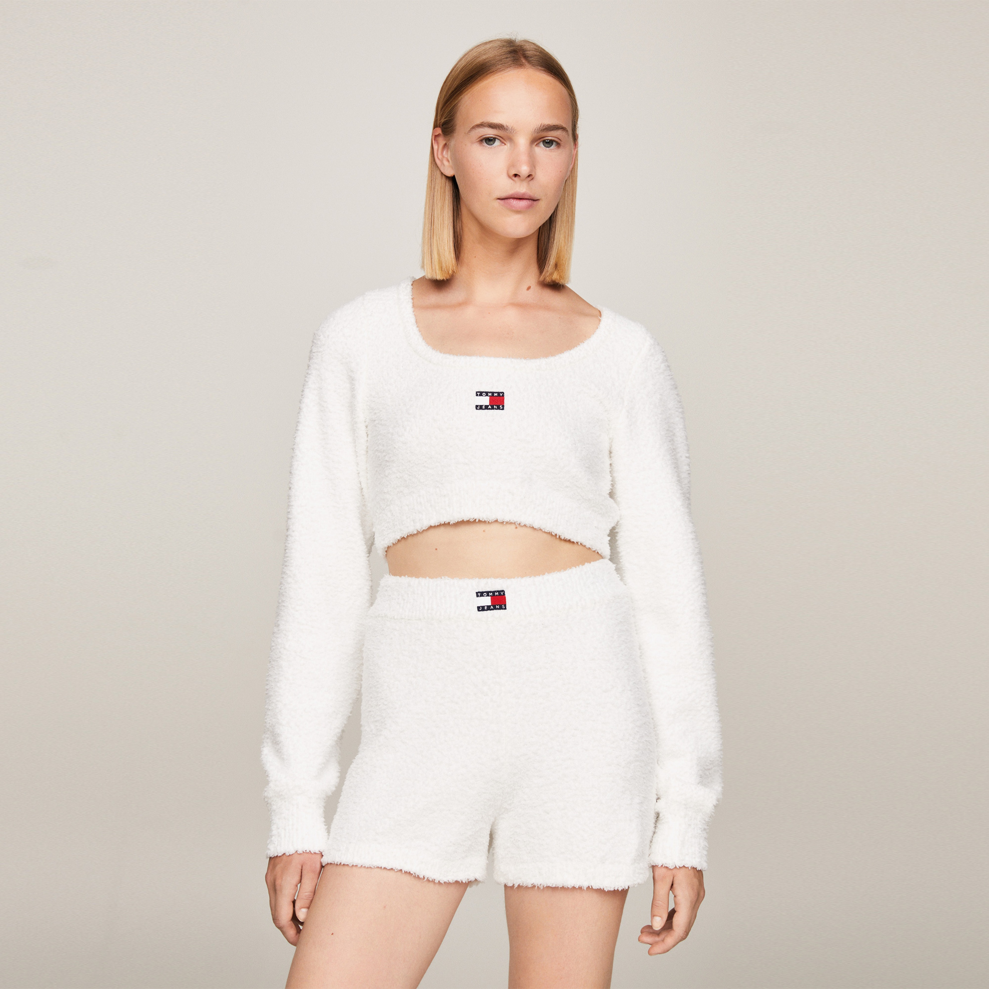 Tommy Jeans Low Neck Badge Kadın Beyaz Hırka