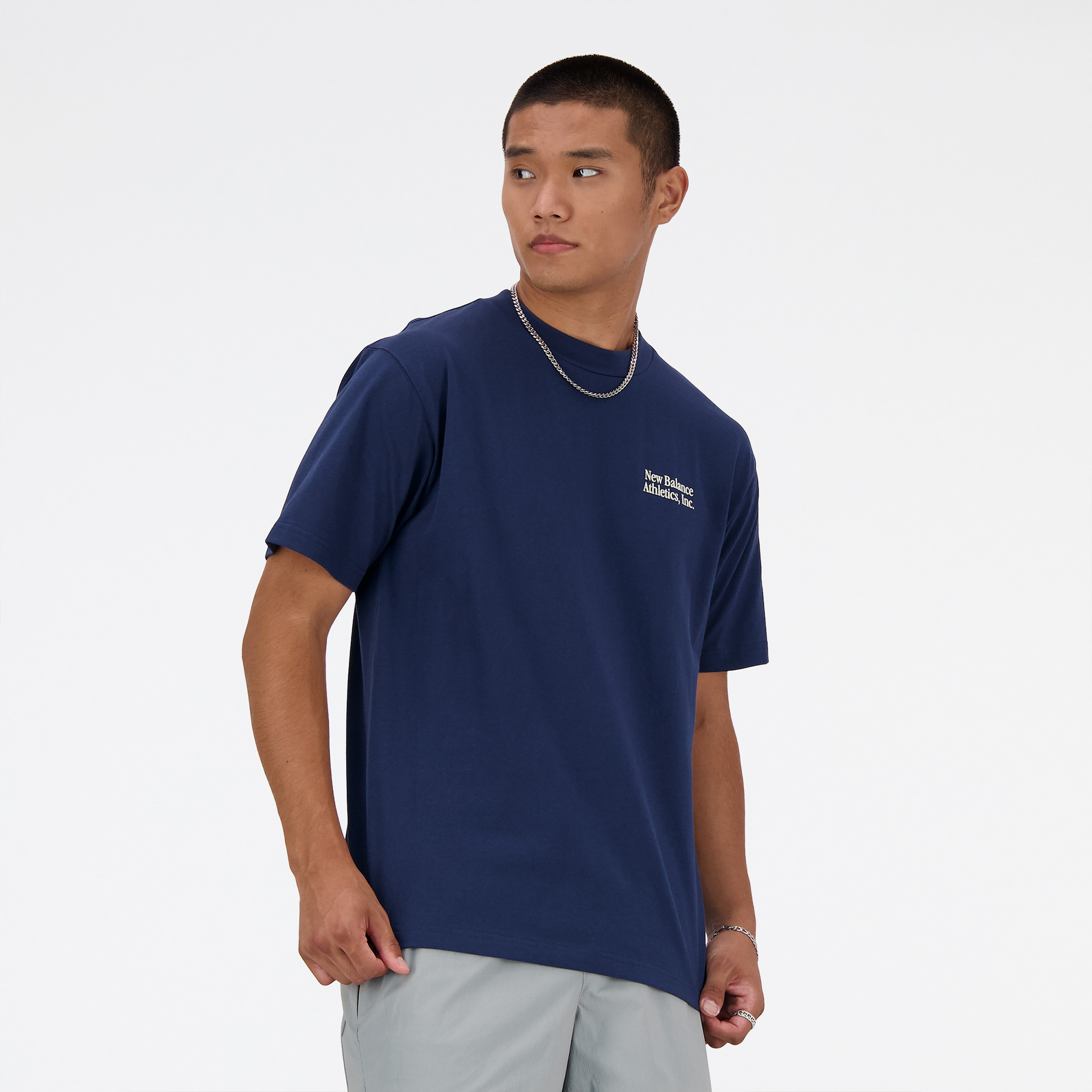 New Balance Athletics Flocked Relaxed Tee Erkek T-Shirt
