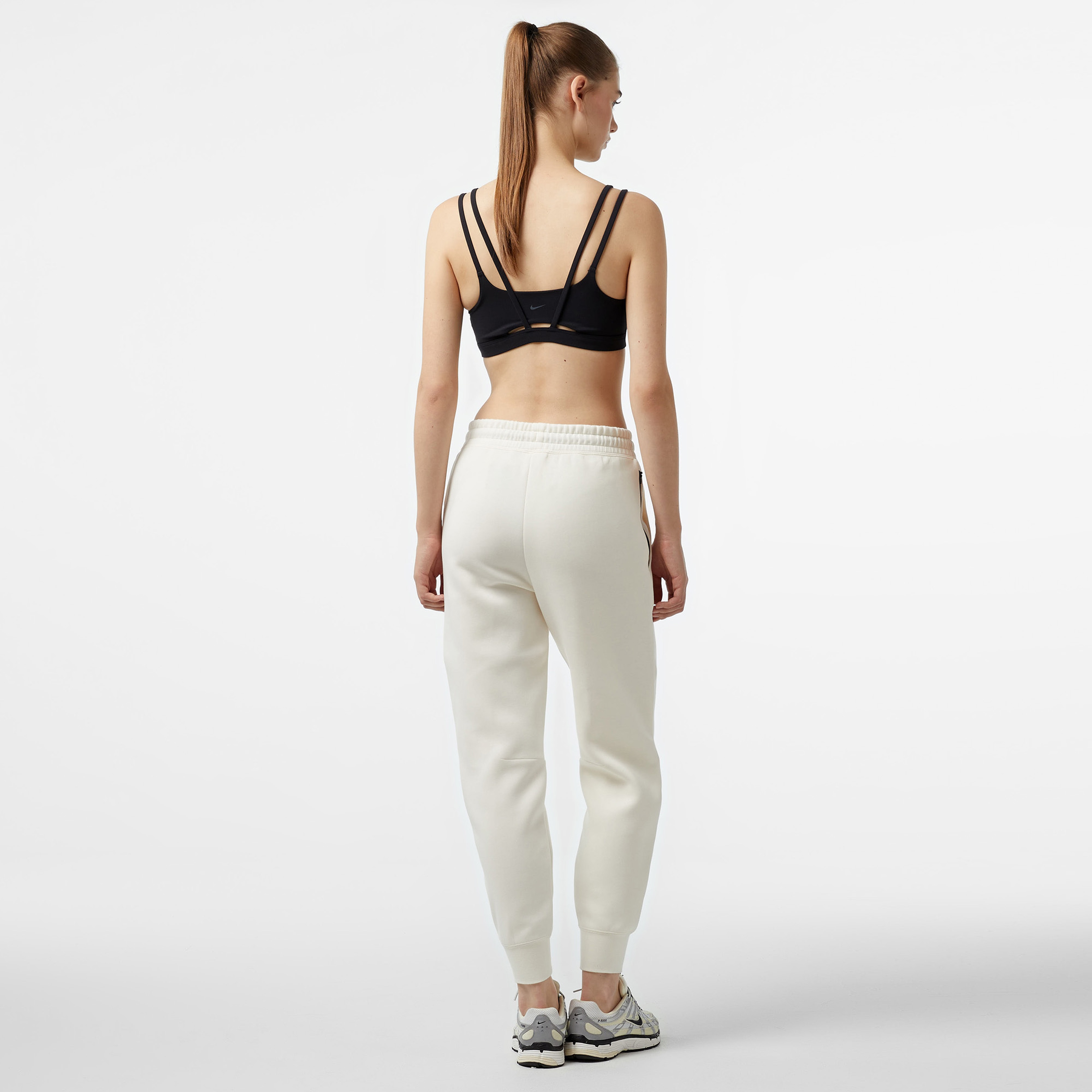 Nike Sportswear Tech Fleece Kadın Beyaz Eşofman Altı