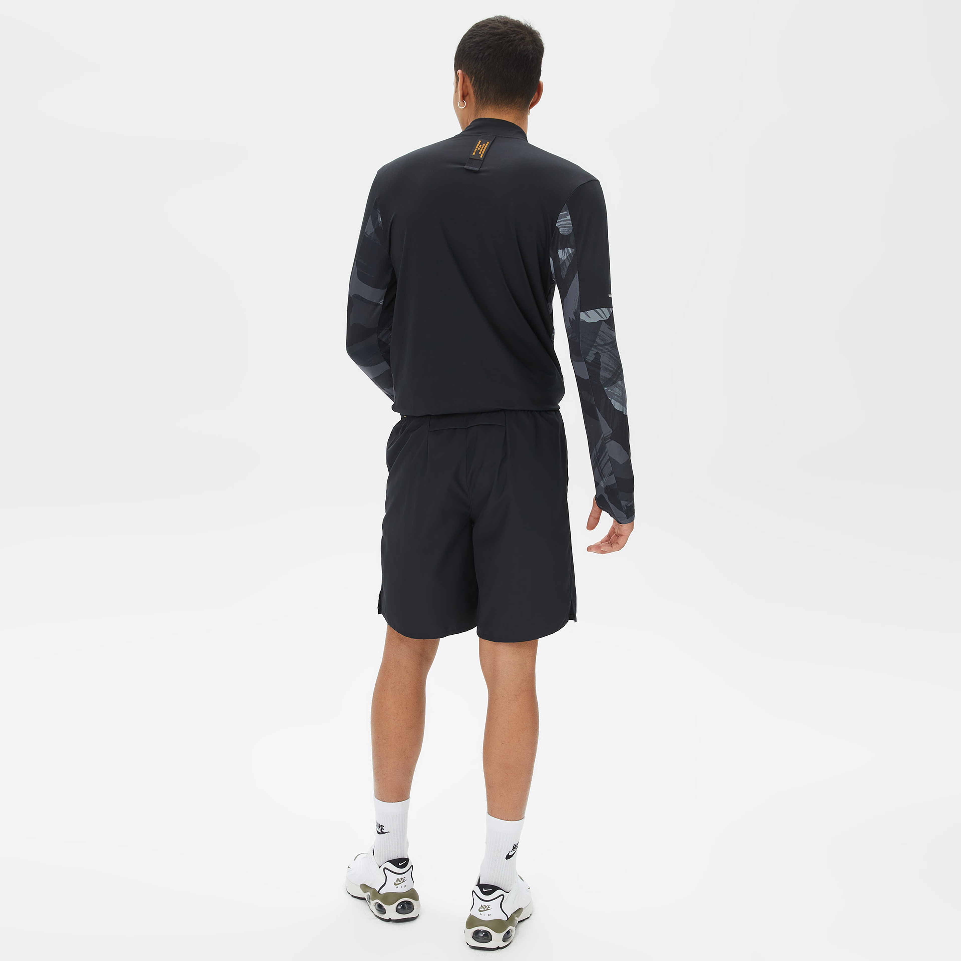 Nike Dri-FIT Challenger Erkek Siyah Şort