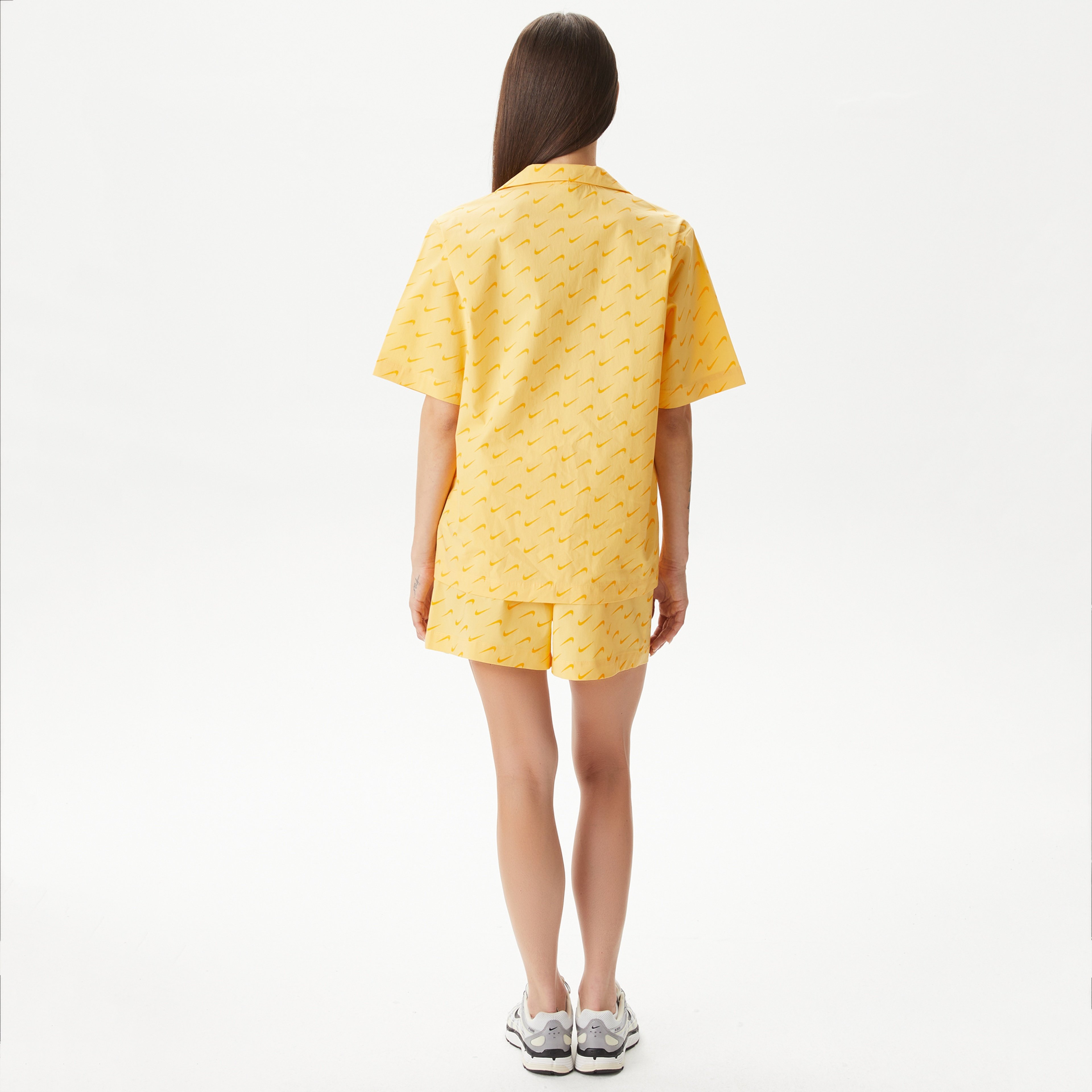 Nike Sportswear Everyday Kadın Sarı Şort