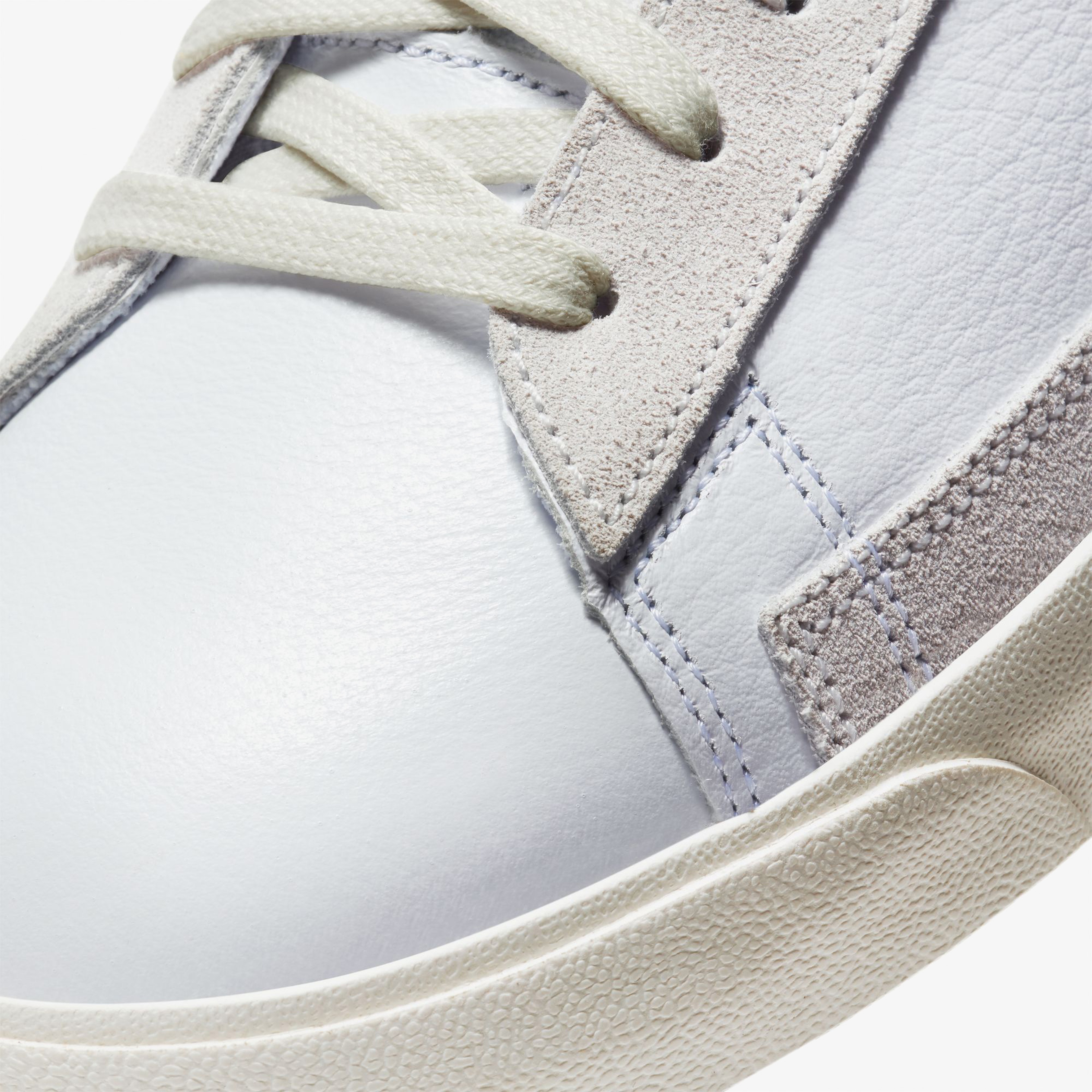Nike Blazer Low Leather Erkek Beyaz Spor Ayakkabı