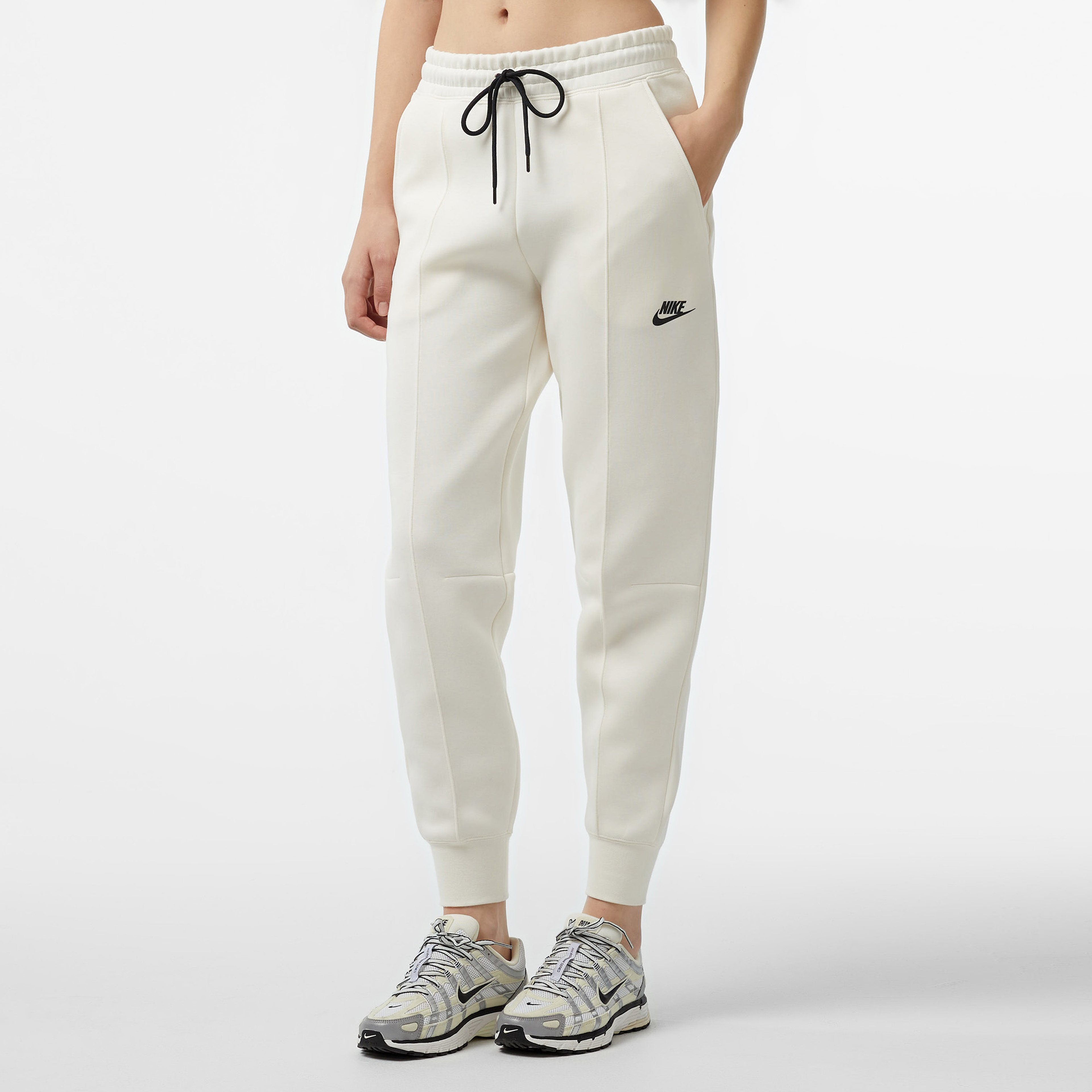 Nike Sportswear Tech Fleece Kadın Beyaz Eşofman Altı