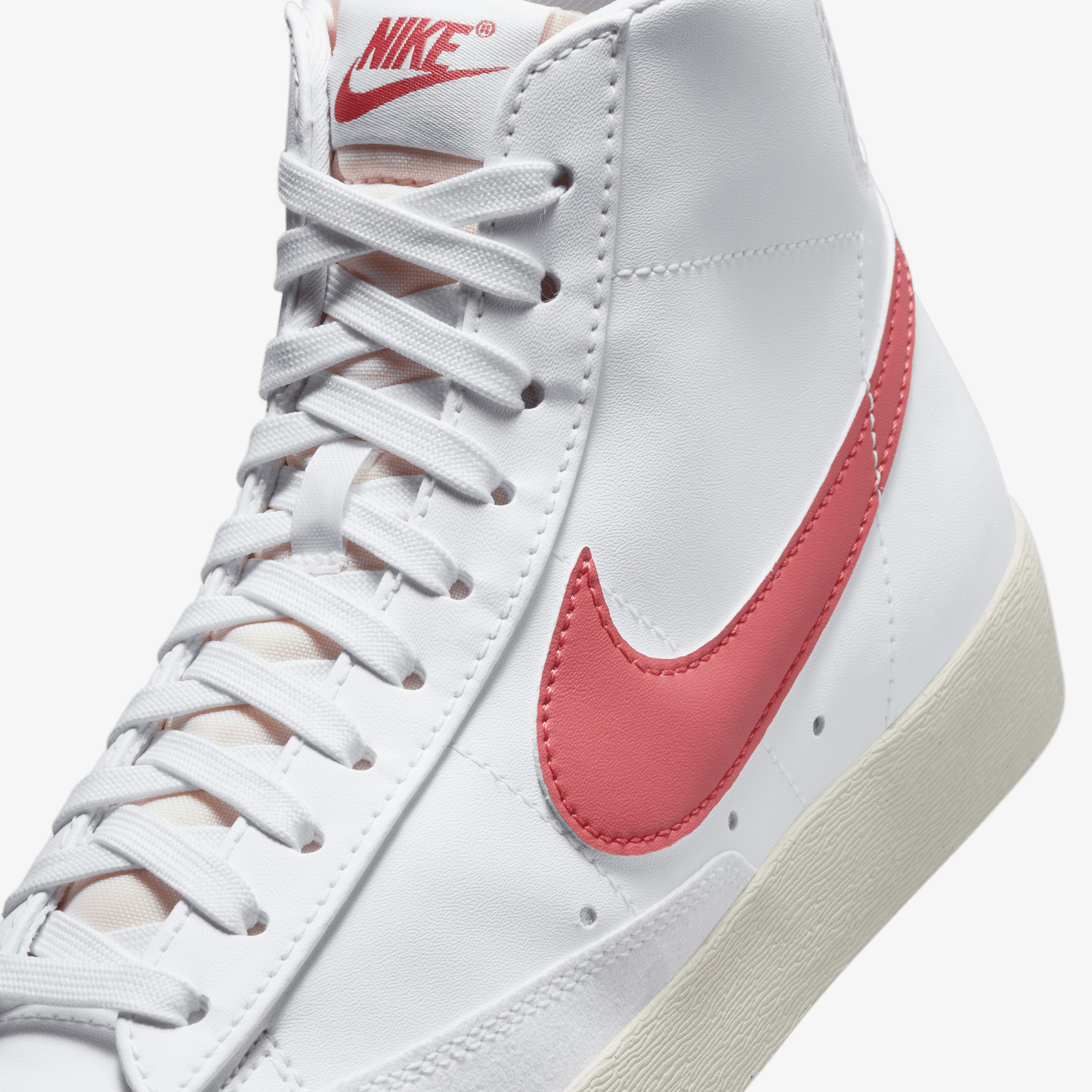Nike Blazer Mid '77 Next Nature Sportswear Kadın Beyaz Spor Ayakkabı