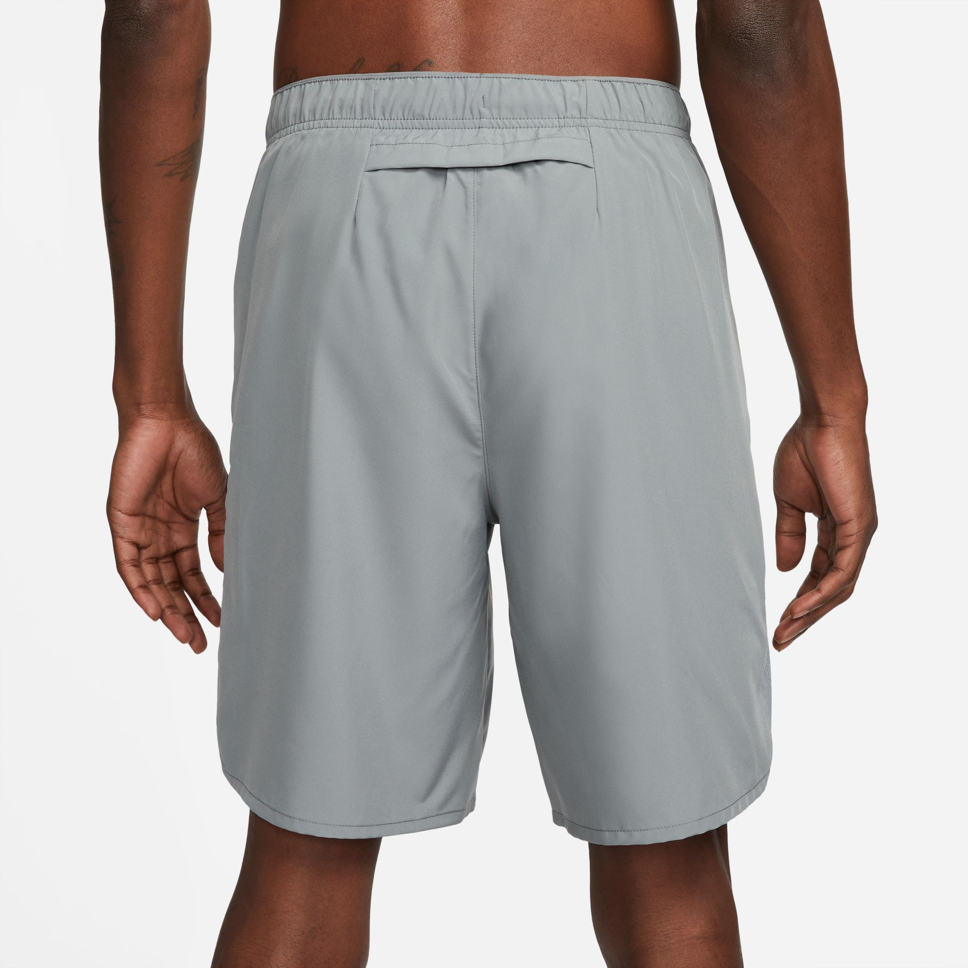 Nike Dri-FIT Challenger Erkek Gri Şort