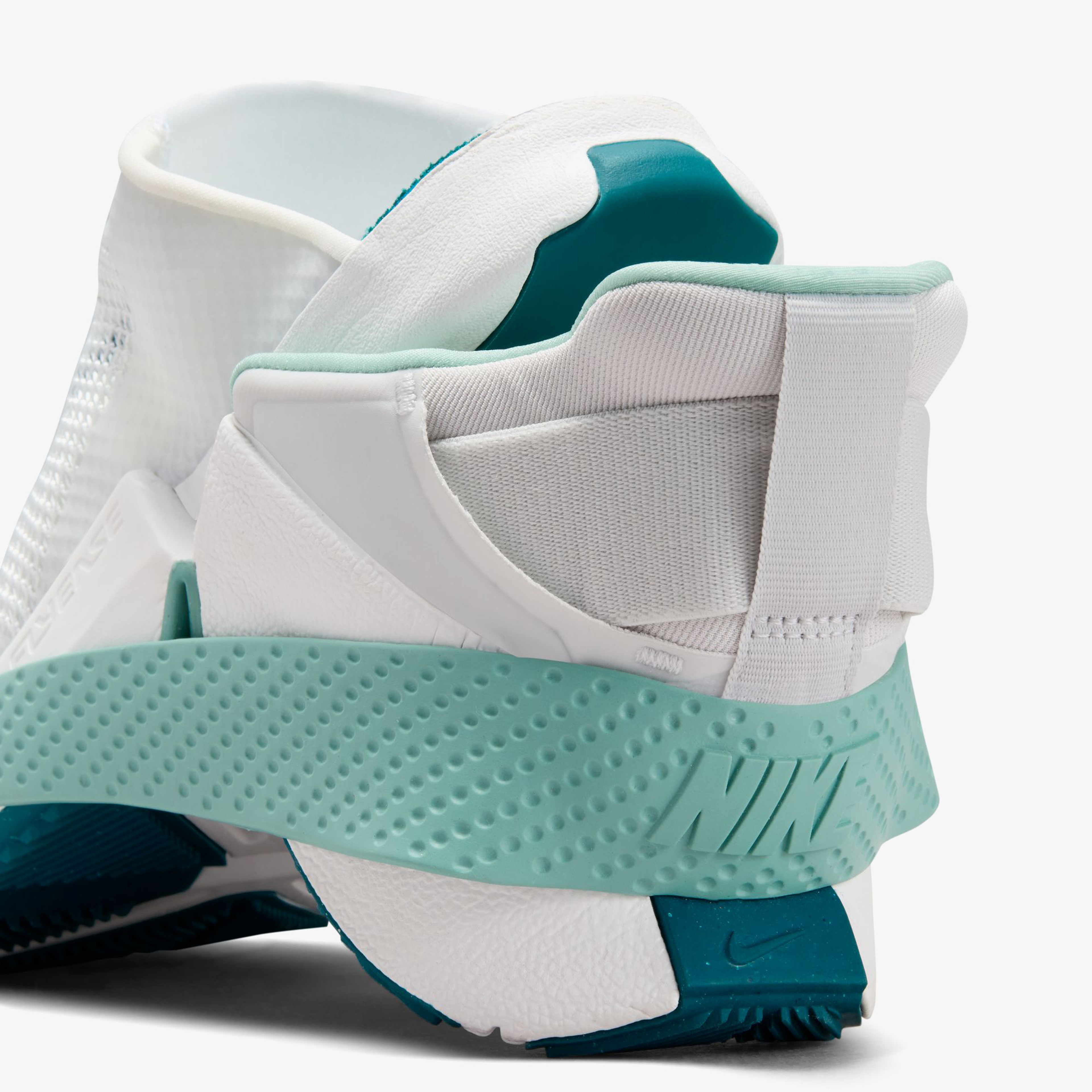 Nike Go FlyEase Easy On/Off Kadın Beyaz/Mavi Spor Ayakkabı