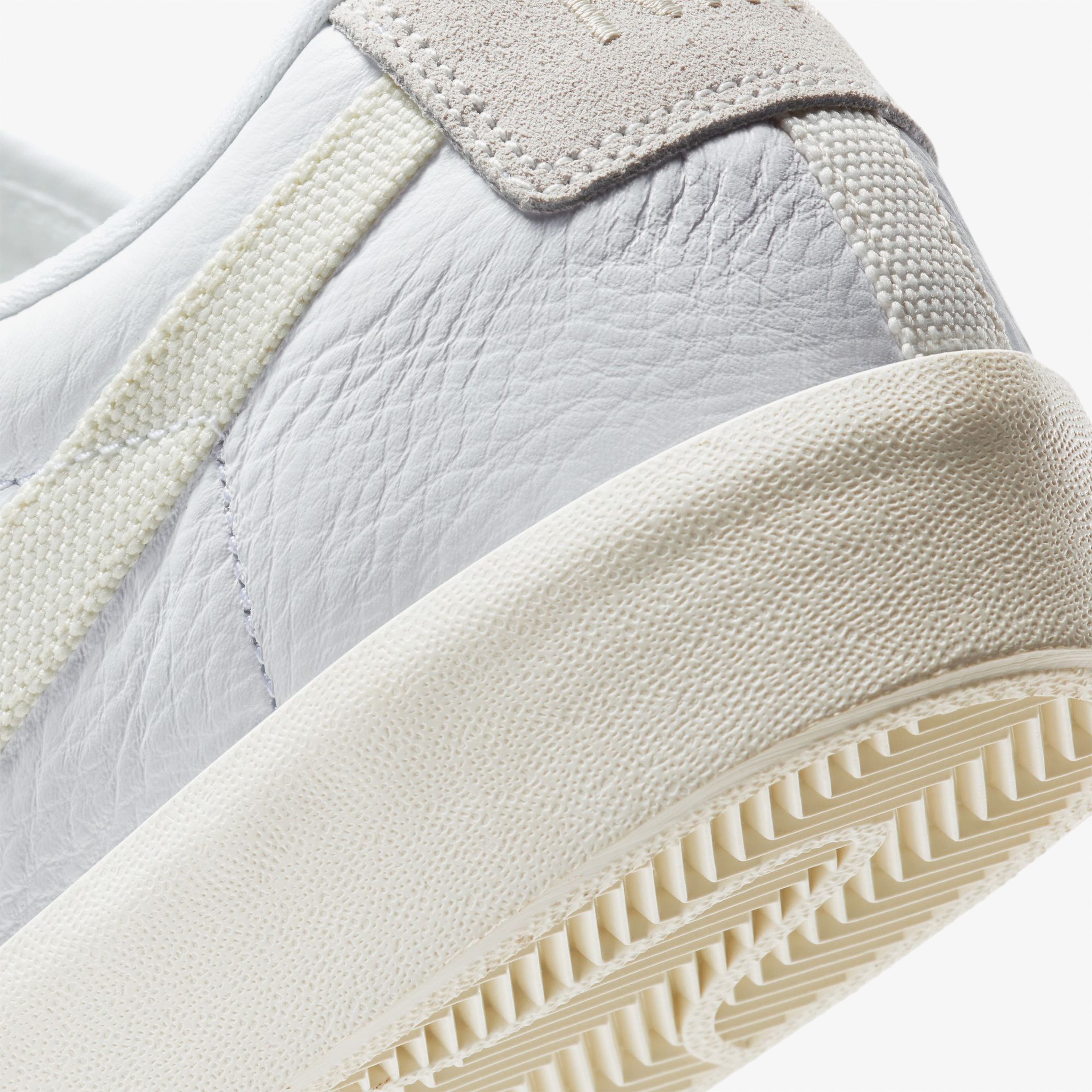 Nike Blazer Low Leather Erkek Beyaz Spor Ayakkabı