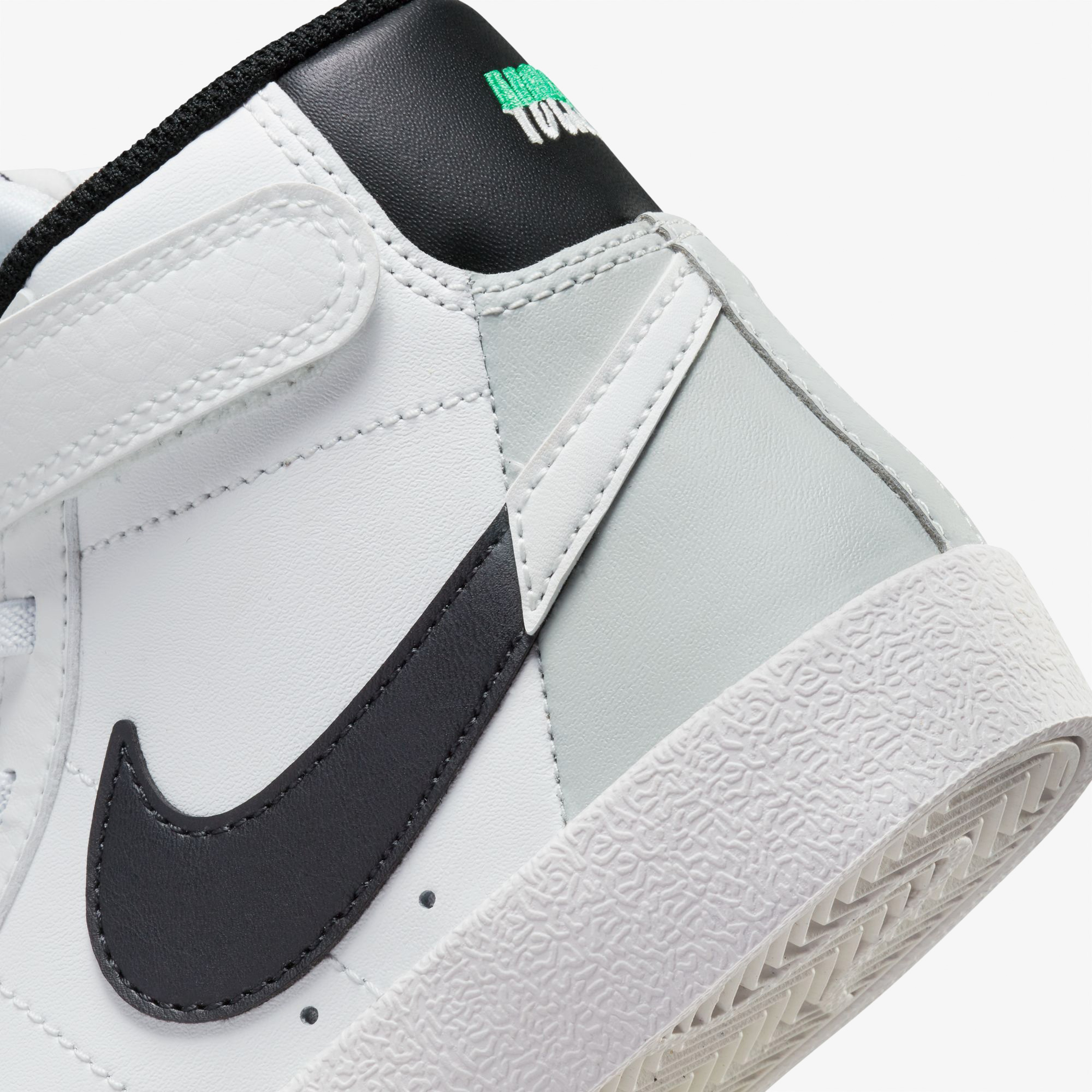 Nike Blazer Mid 77 Çocuk Beyaz Spor Ayakkabı