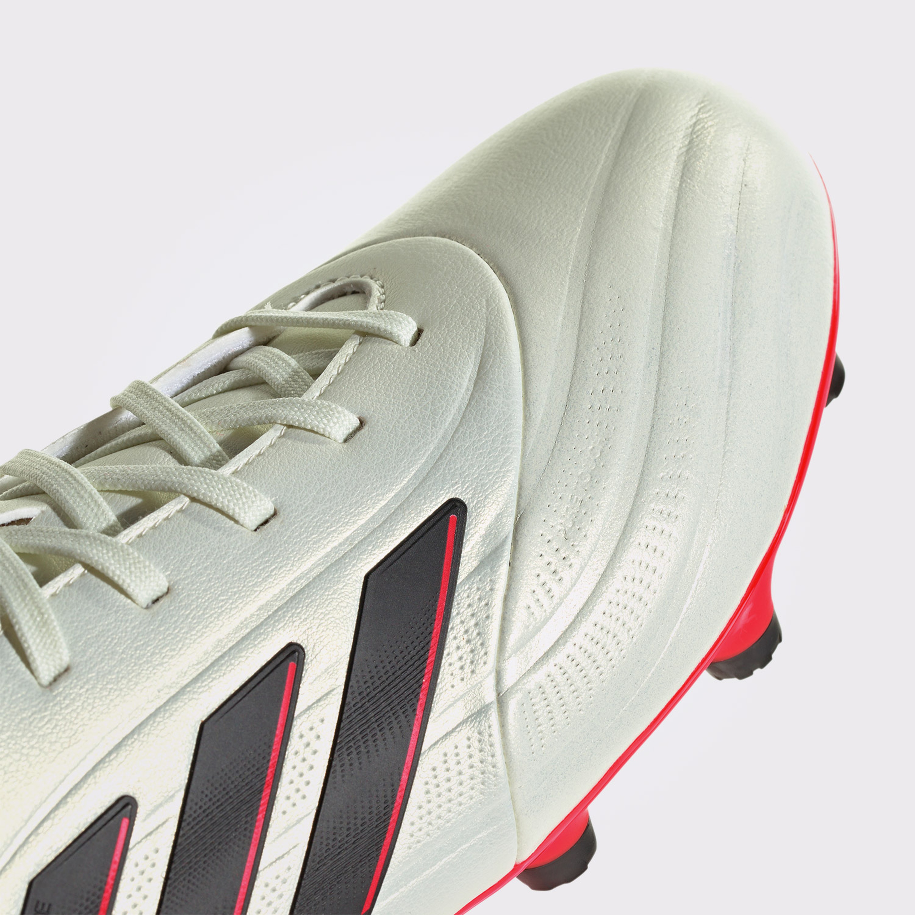 Adidas Erkek Beyaz Çim Saha Kramponu