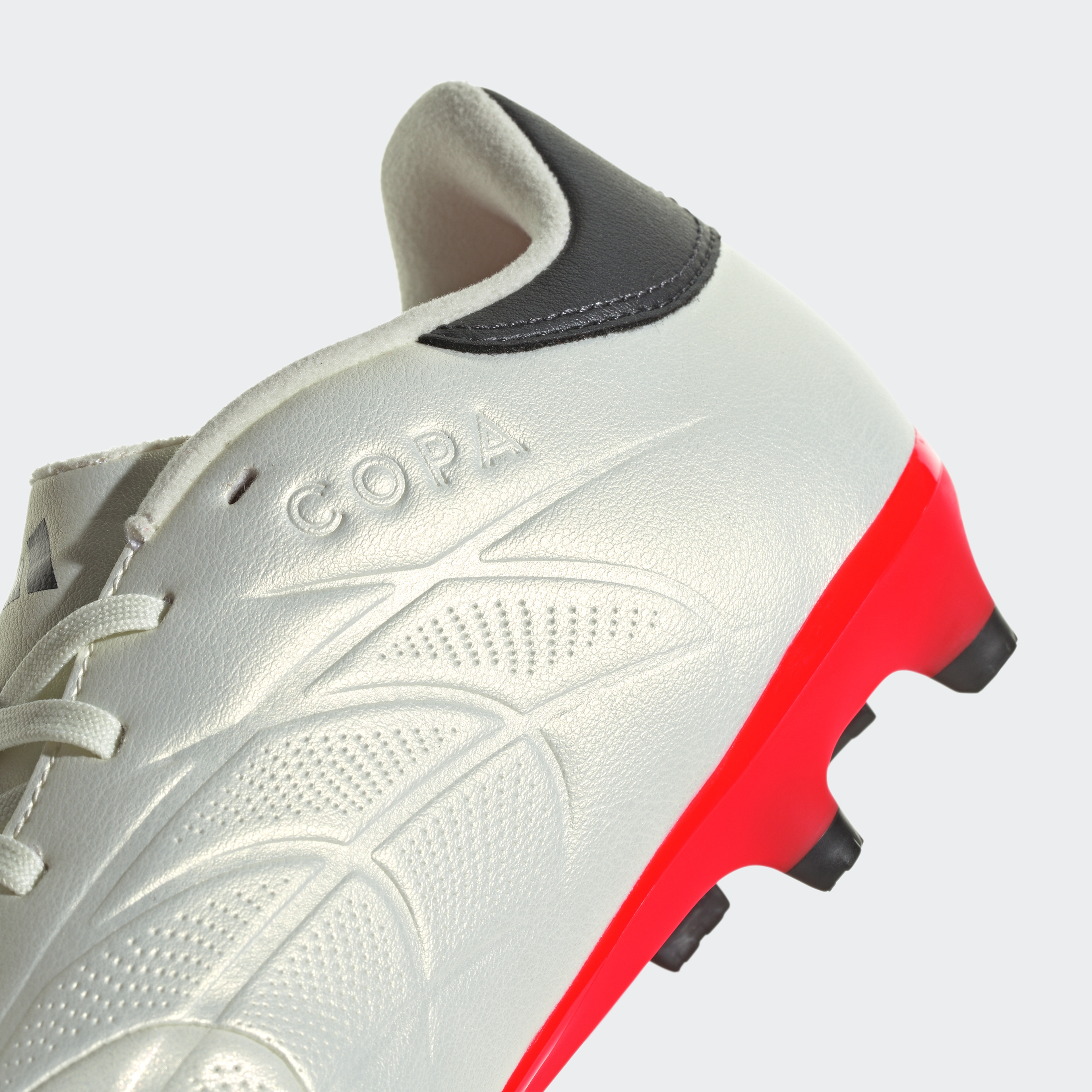 Adidas Erkek Beyaz Çim Saha Kramponu