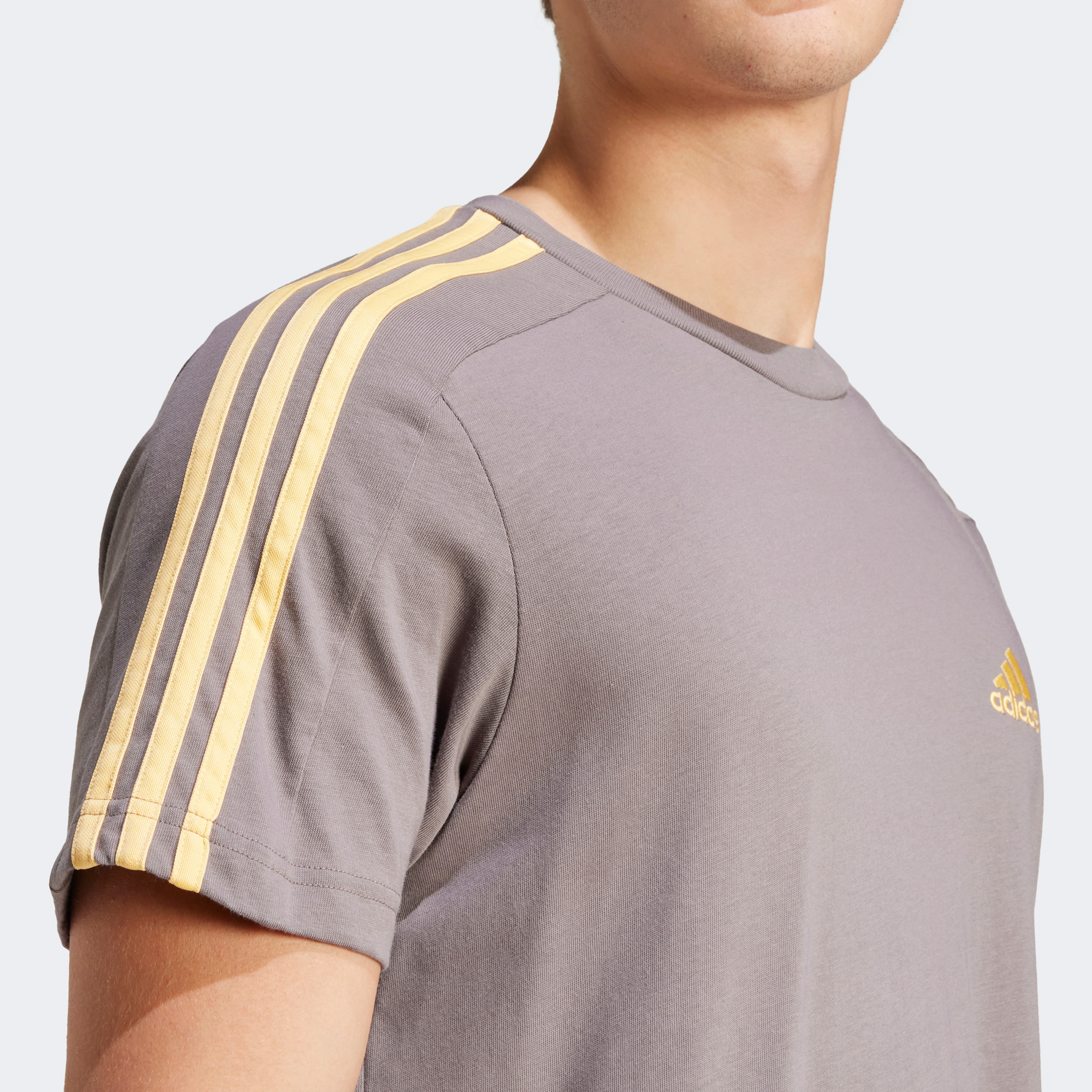 Adidas Erkek Gri T-Shirt