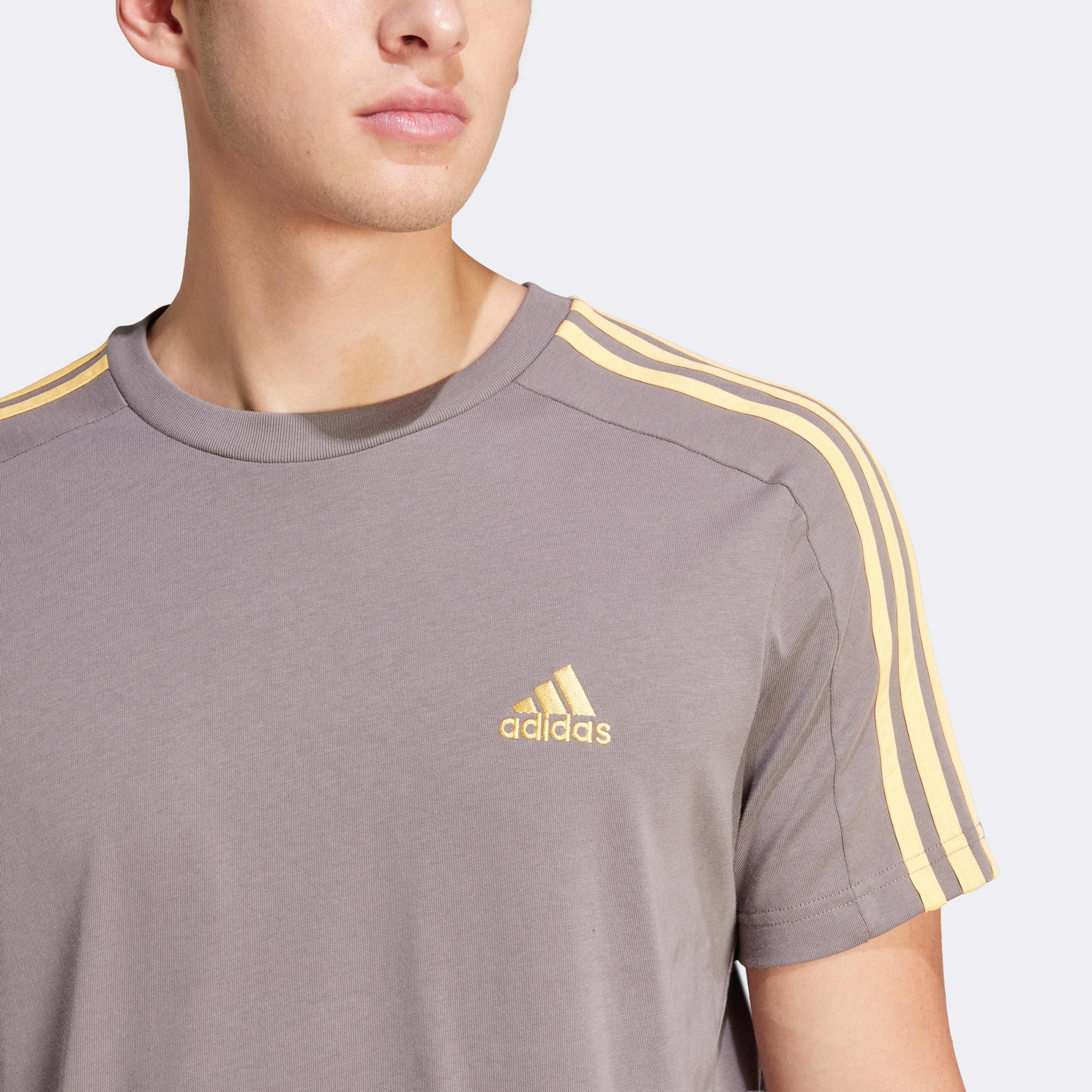 Adidas Erkek Gri T-Shirt