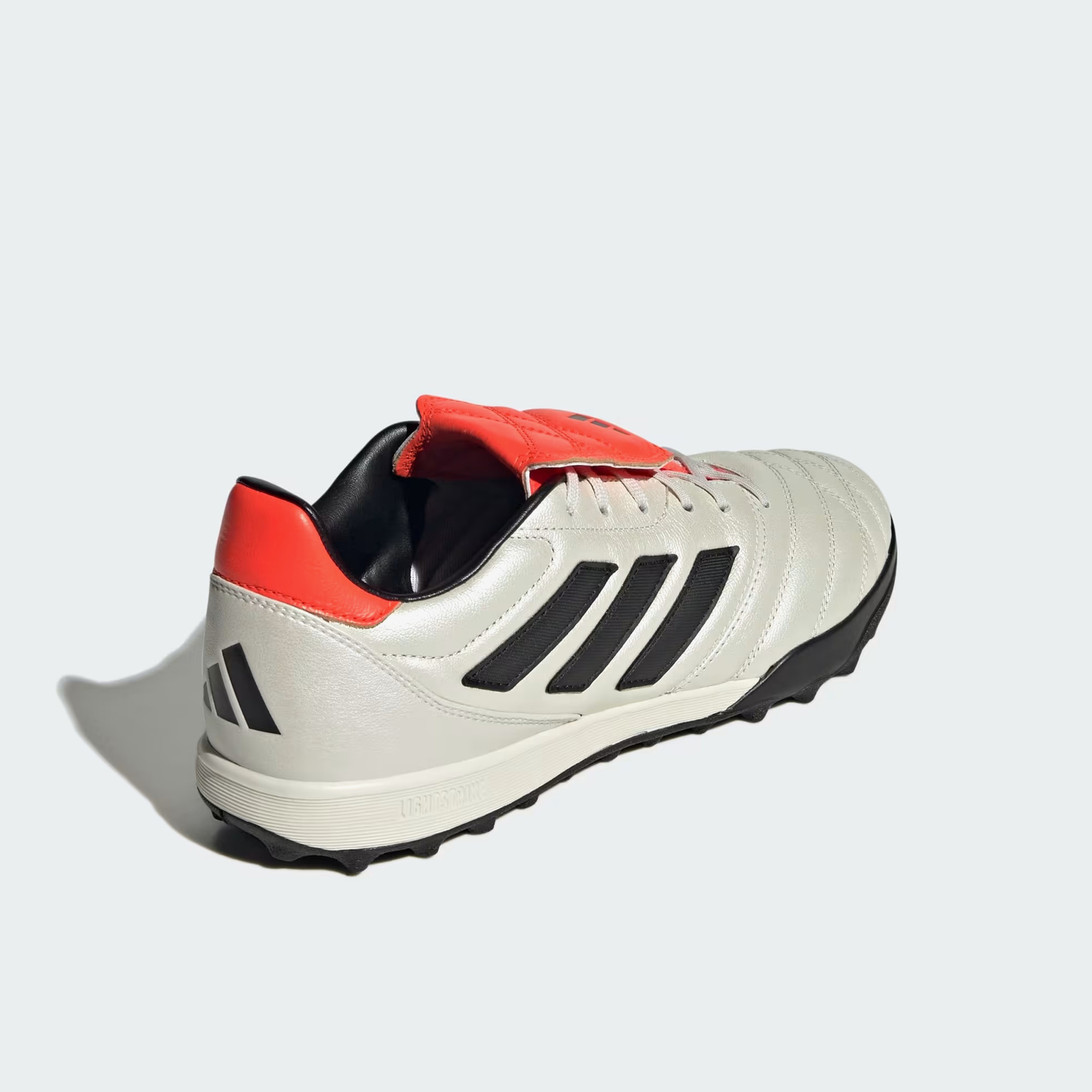 Adidas Erkek Kırmızı Halı Saha Kramponu