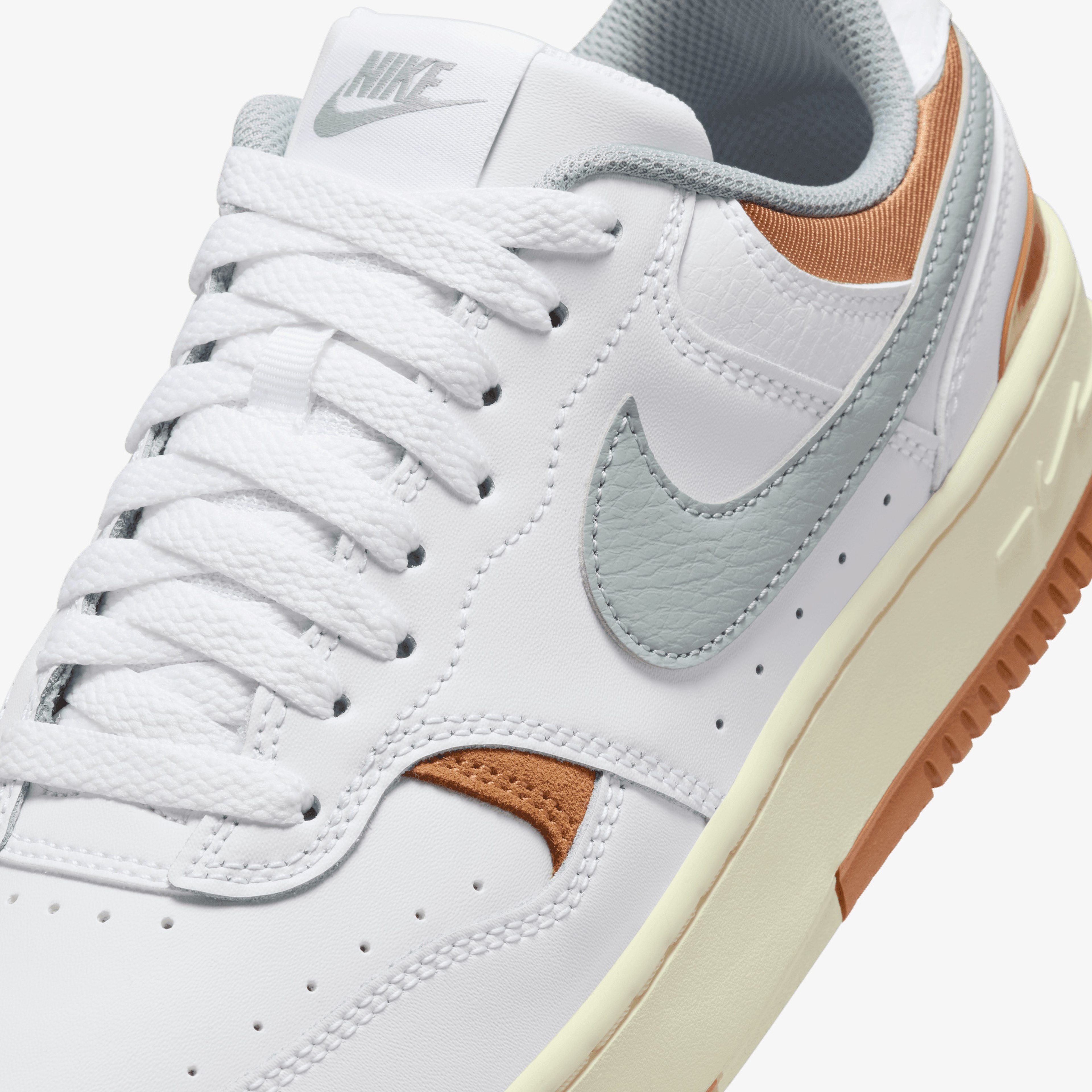 Nike Gamma Force Kadın Beyaz  Spor Ayakkabı