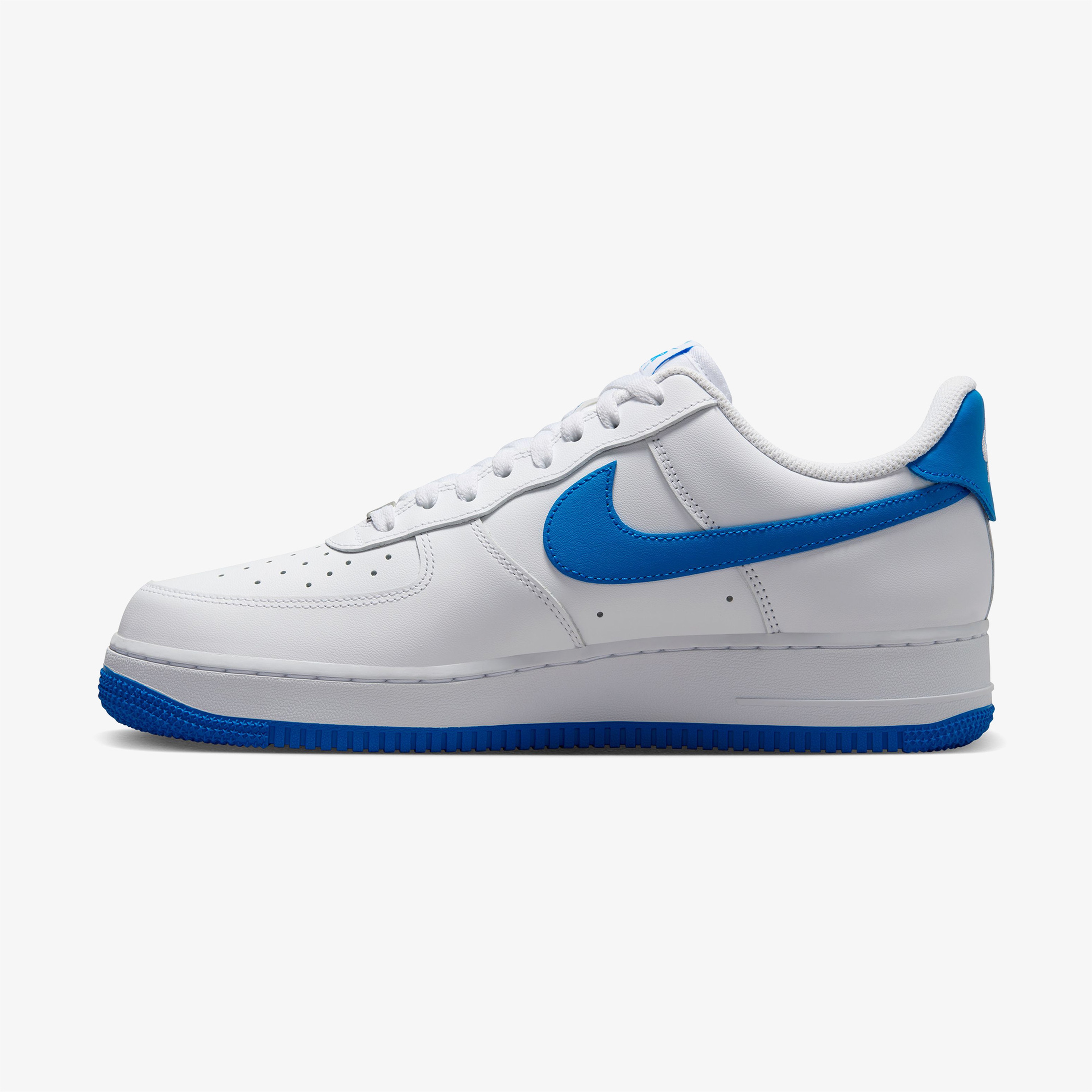 Nike Air Force 1 07 FlyEase Sportswear Erkek Beyaz Spor Ayakkabı