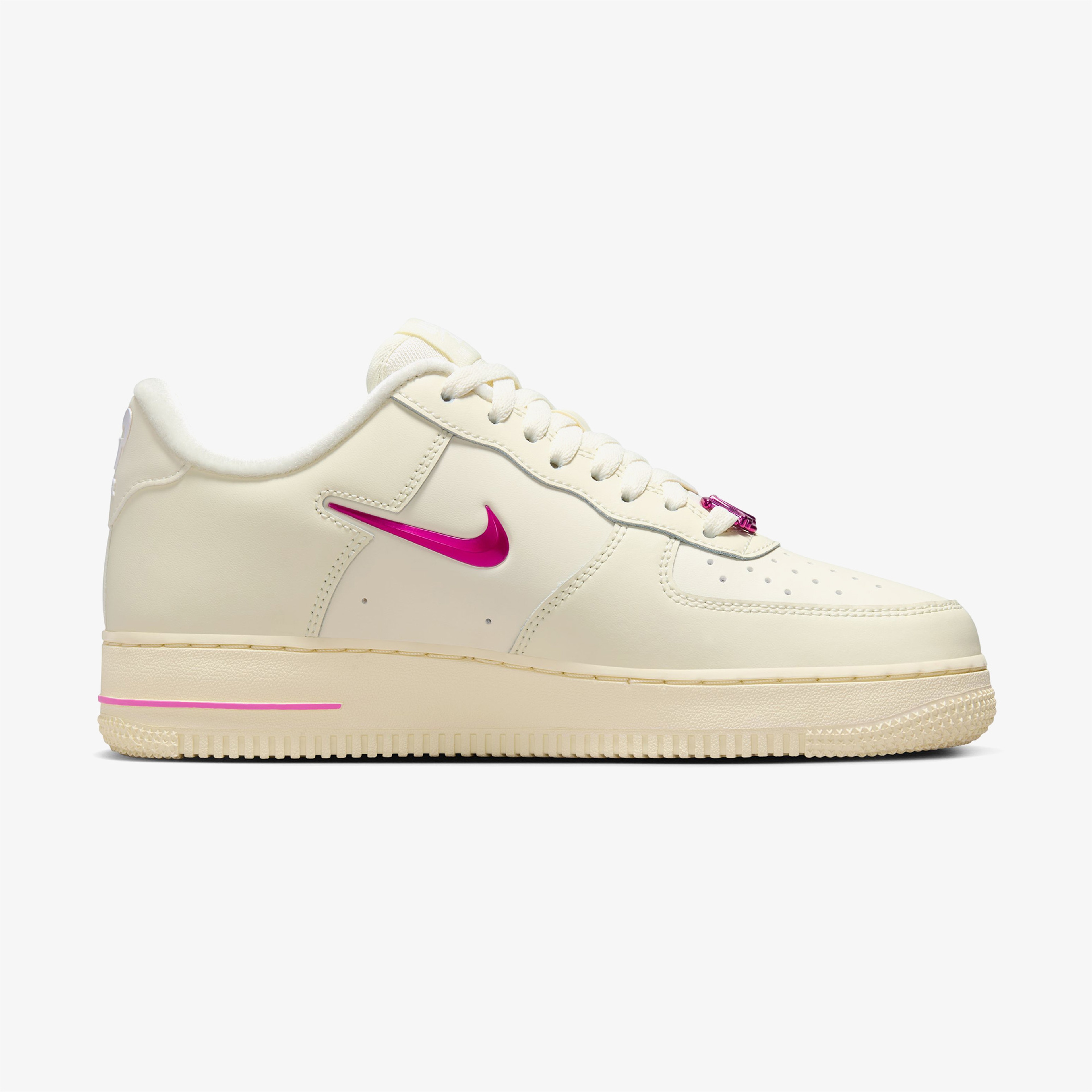 Nike Air Force 1 07 Sportswear Kadın Beyaz Spor Ayakkabı
