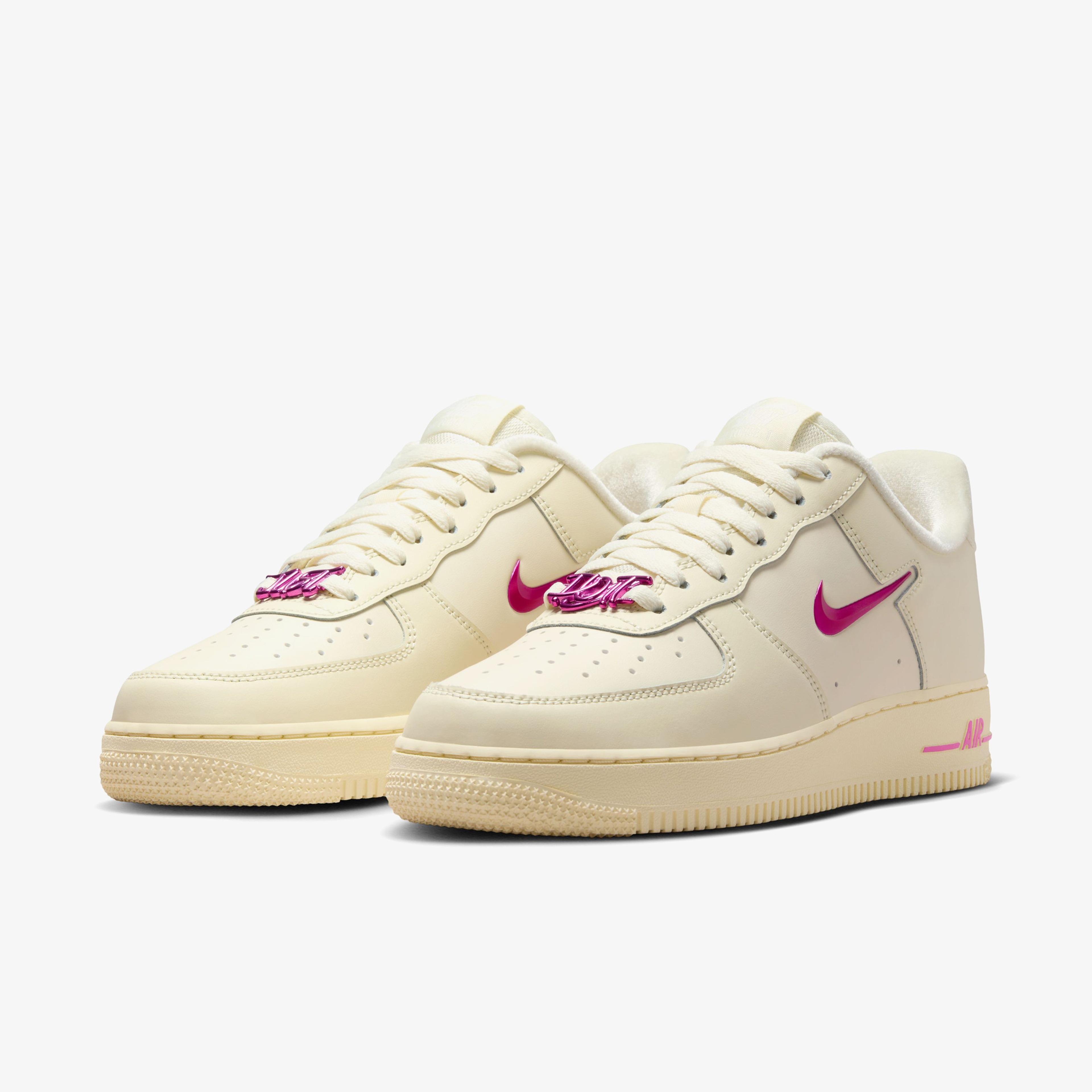Nike Air Force 1 07 Sportswear Kadın Beyaz Spor Ayakkabı