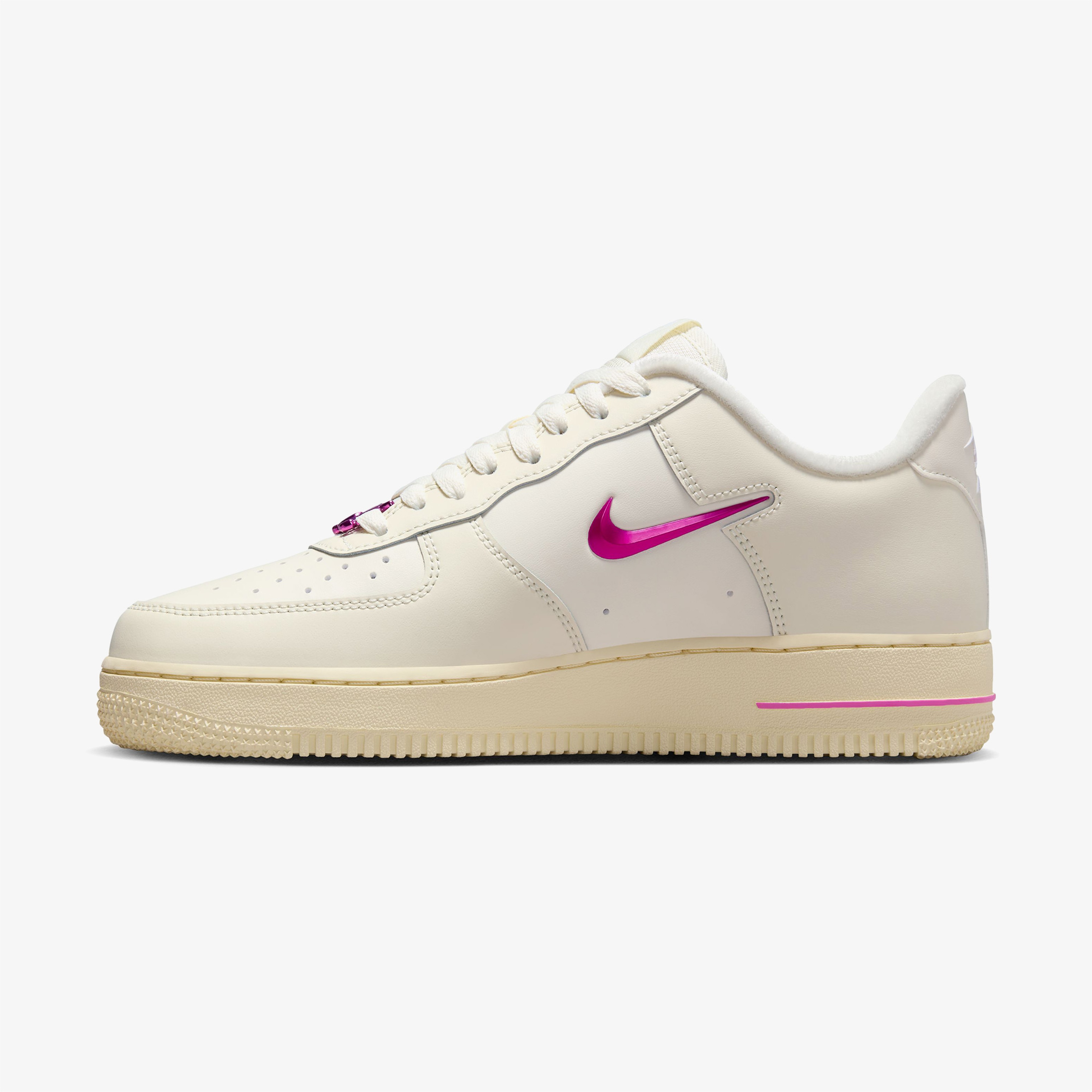 Nike Air Force 1 07 Sportswear Kadın Beyaz Spor Ayakkabı