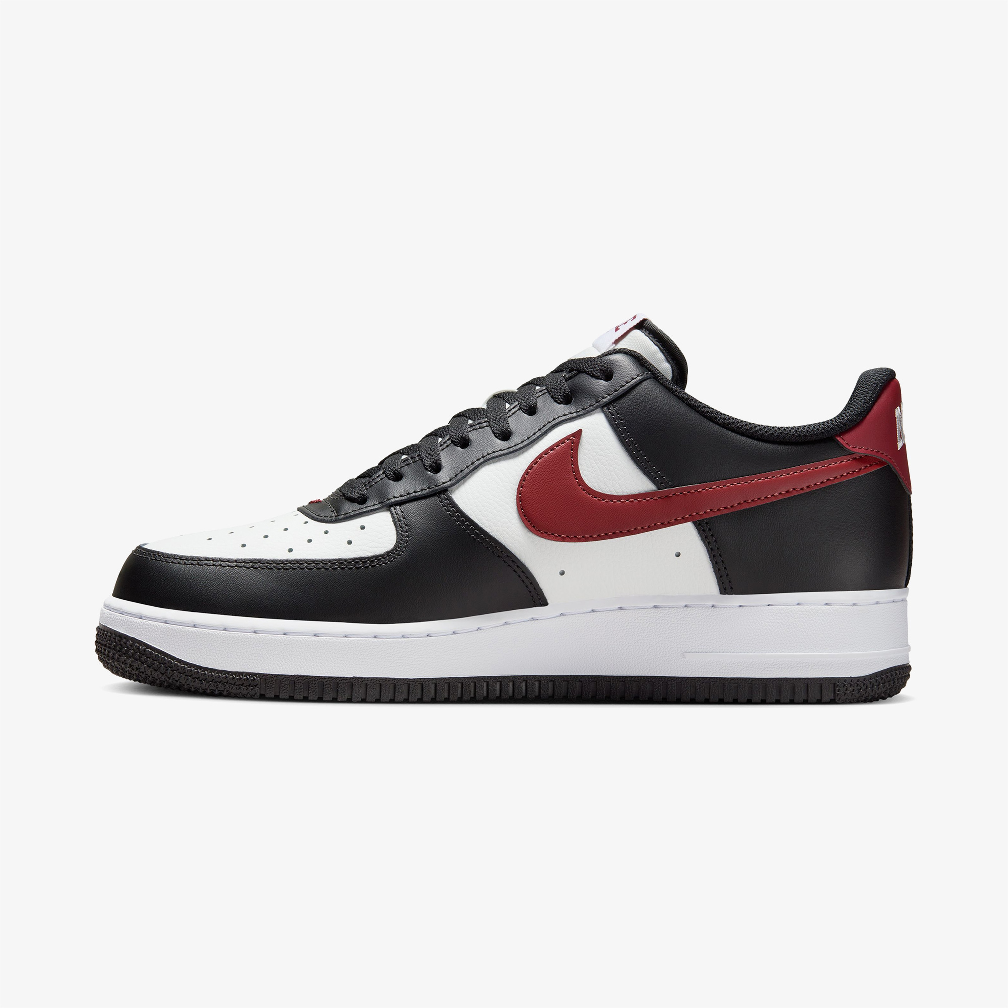 Nike Air Force 1 07 Sportswear Erkek Siyah/Kırmızı Spor Ayakkabı