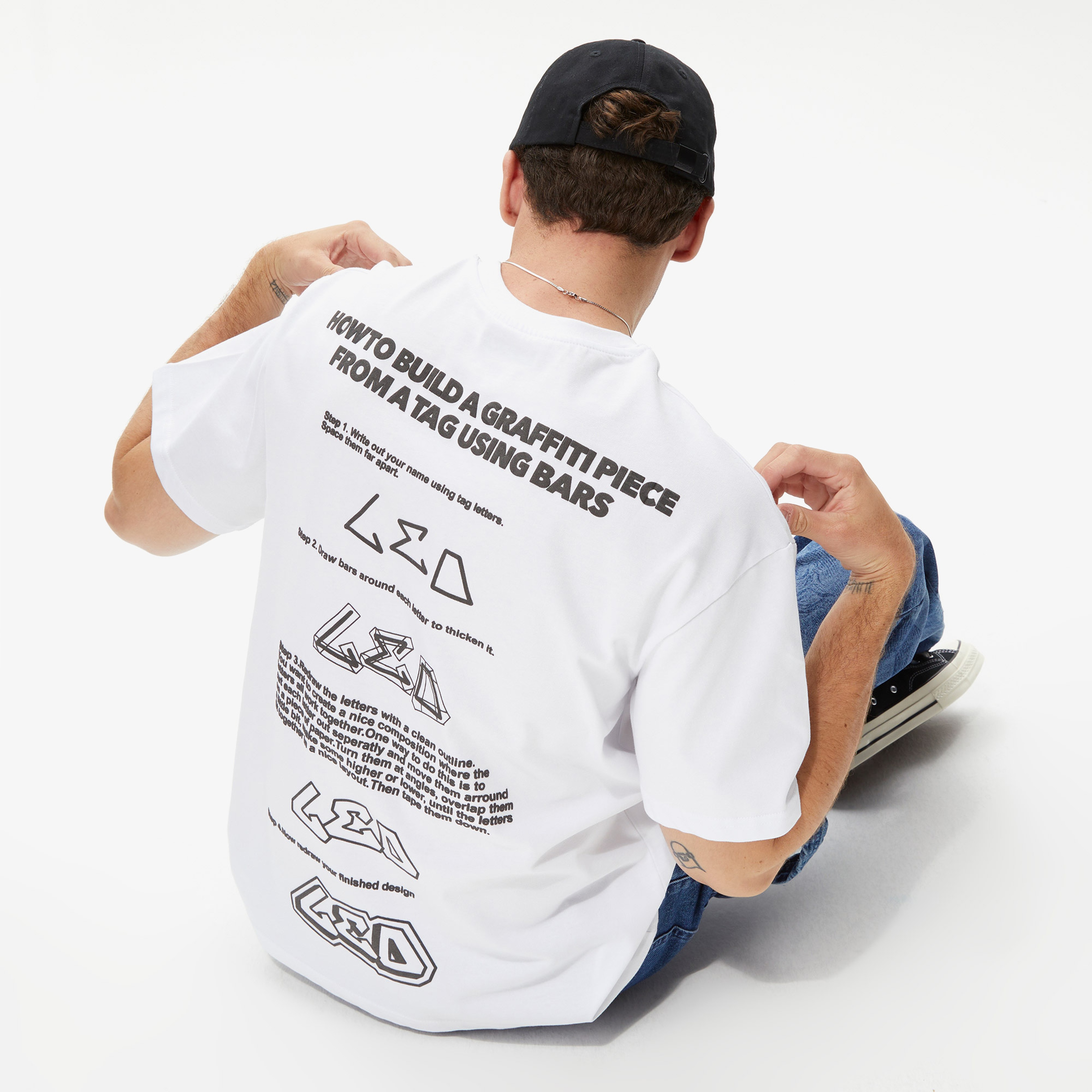 Leo Spray Paint Unisex Beyaz T-Shirt