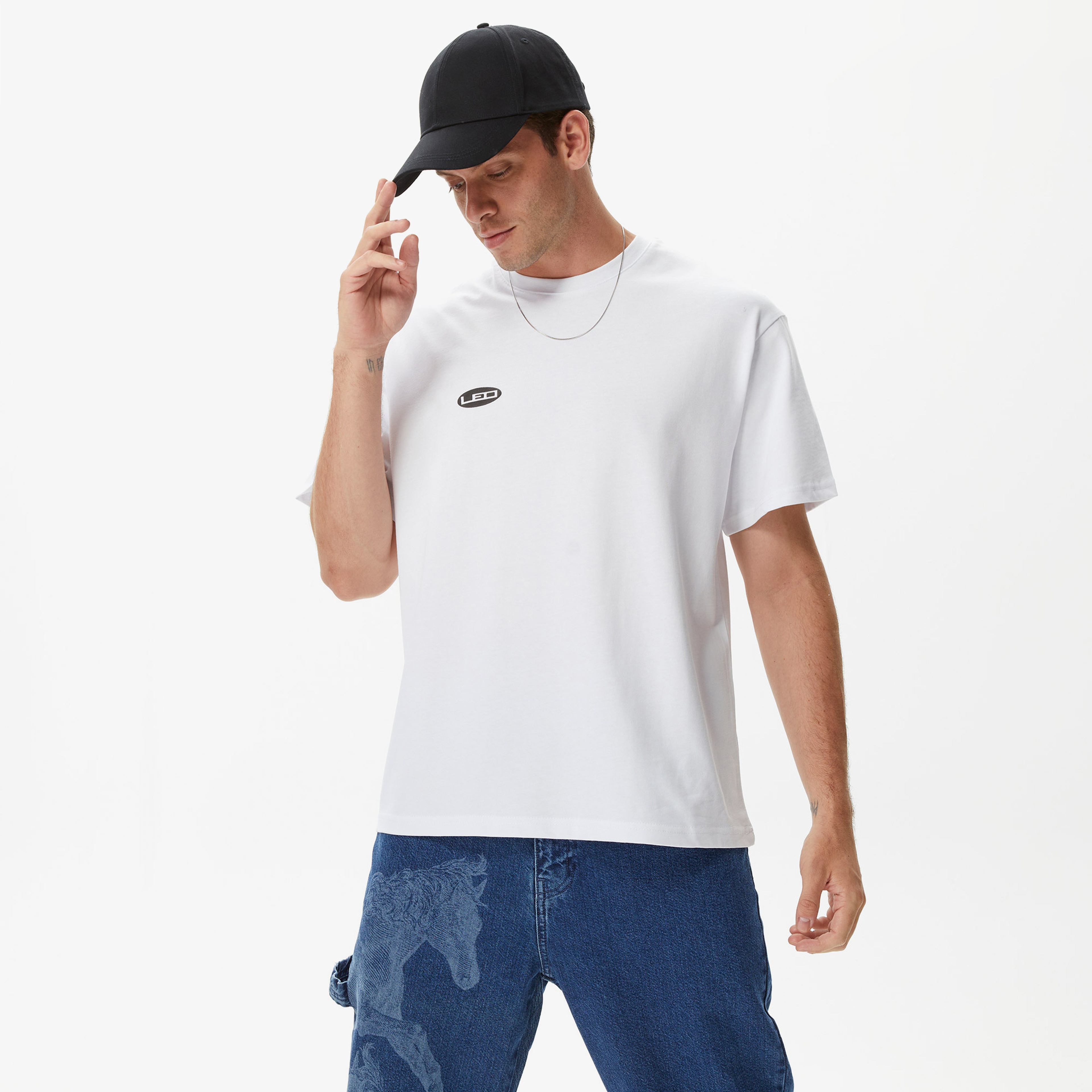 Leo Spray Paint Unisex Beyaz T-Shirt