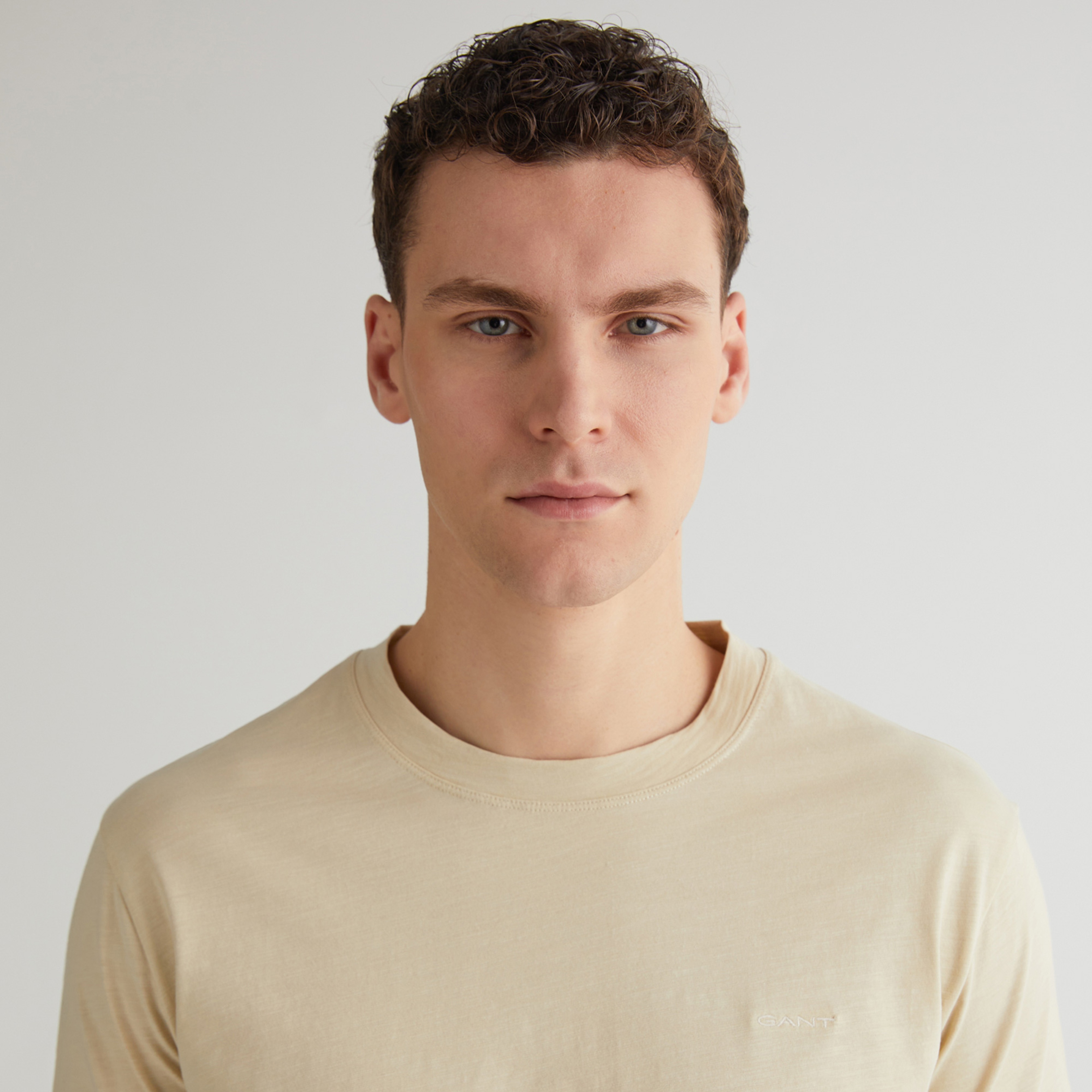 GANT Erkek Bej Regular Fit Bisiklet Yaka Logolu T-shirt
