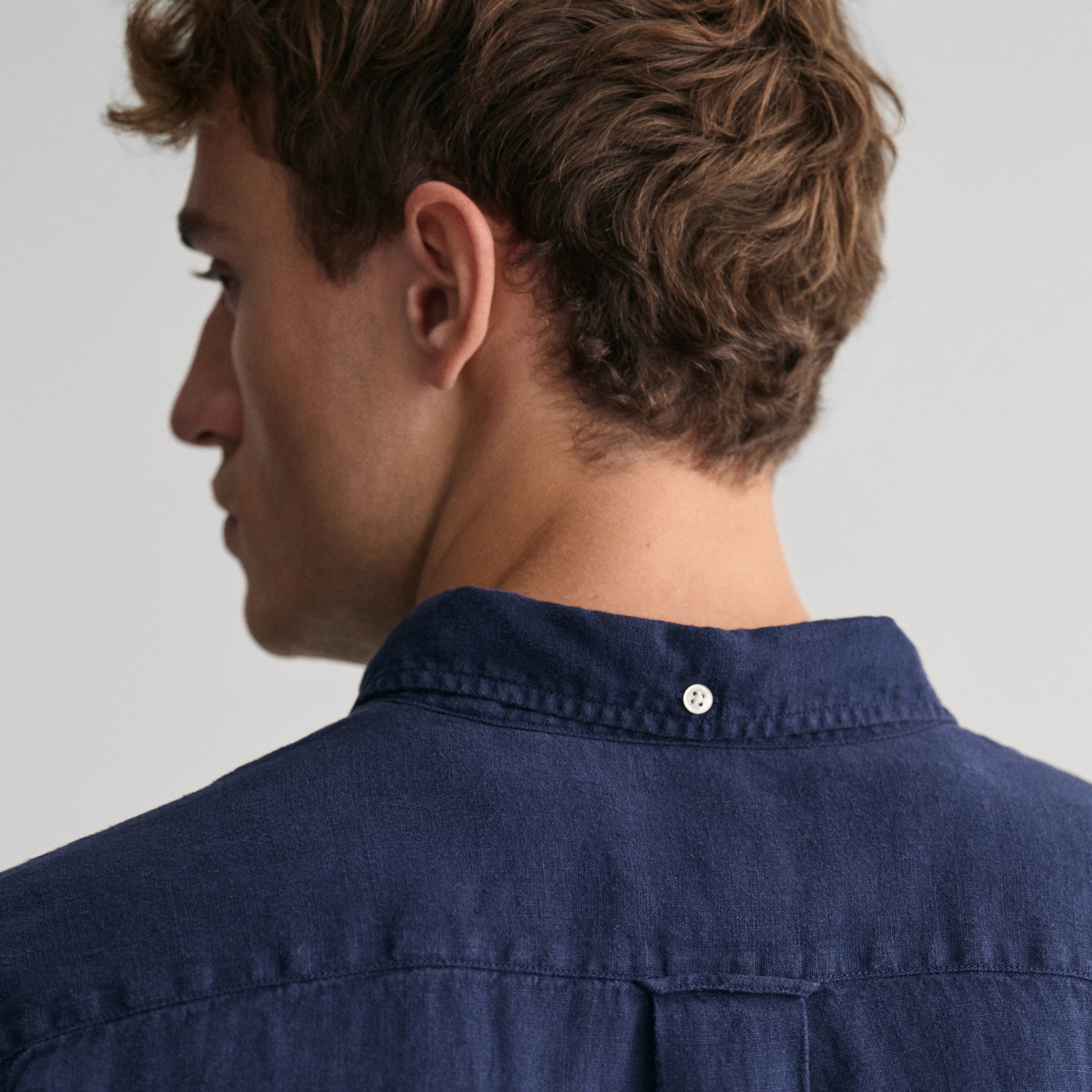 GANT Erkek Lacivert Regular Fit Düğmeli Yaka Keten Gömlek