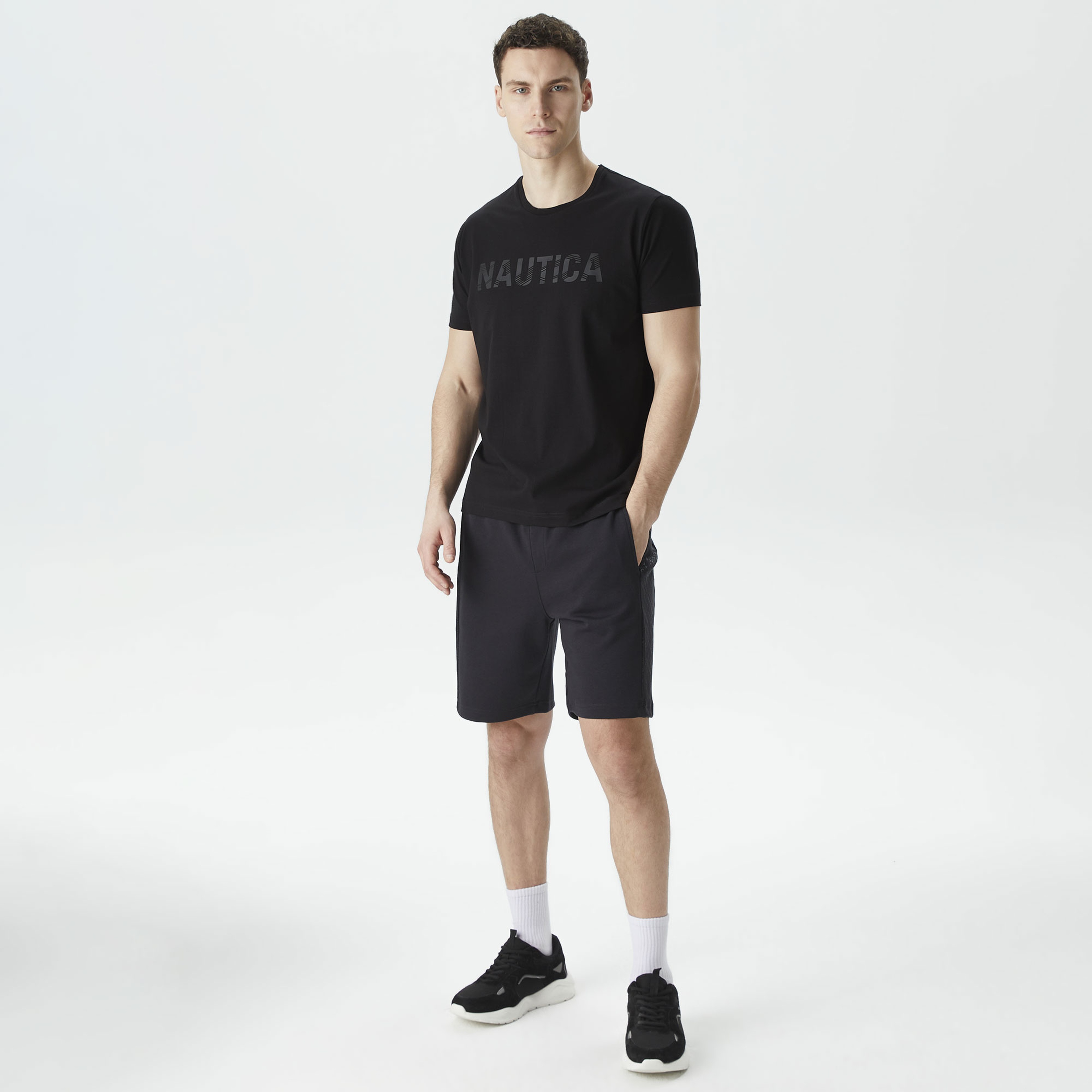 Nautica Erkek Siyah Standart Fit T-Shirt