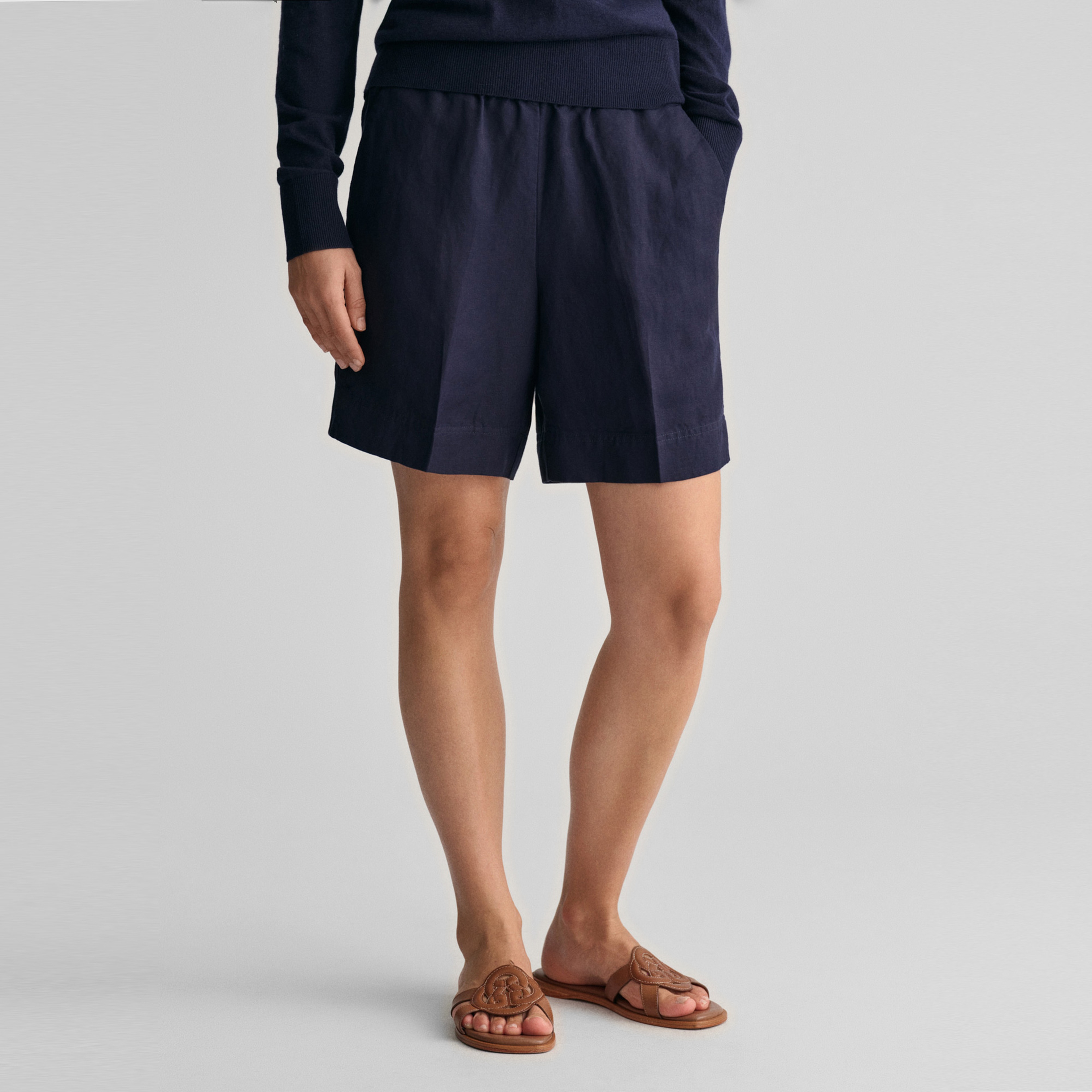 GANT Kadın Lacivert Relaxed Fit Keten Şort