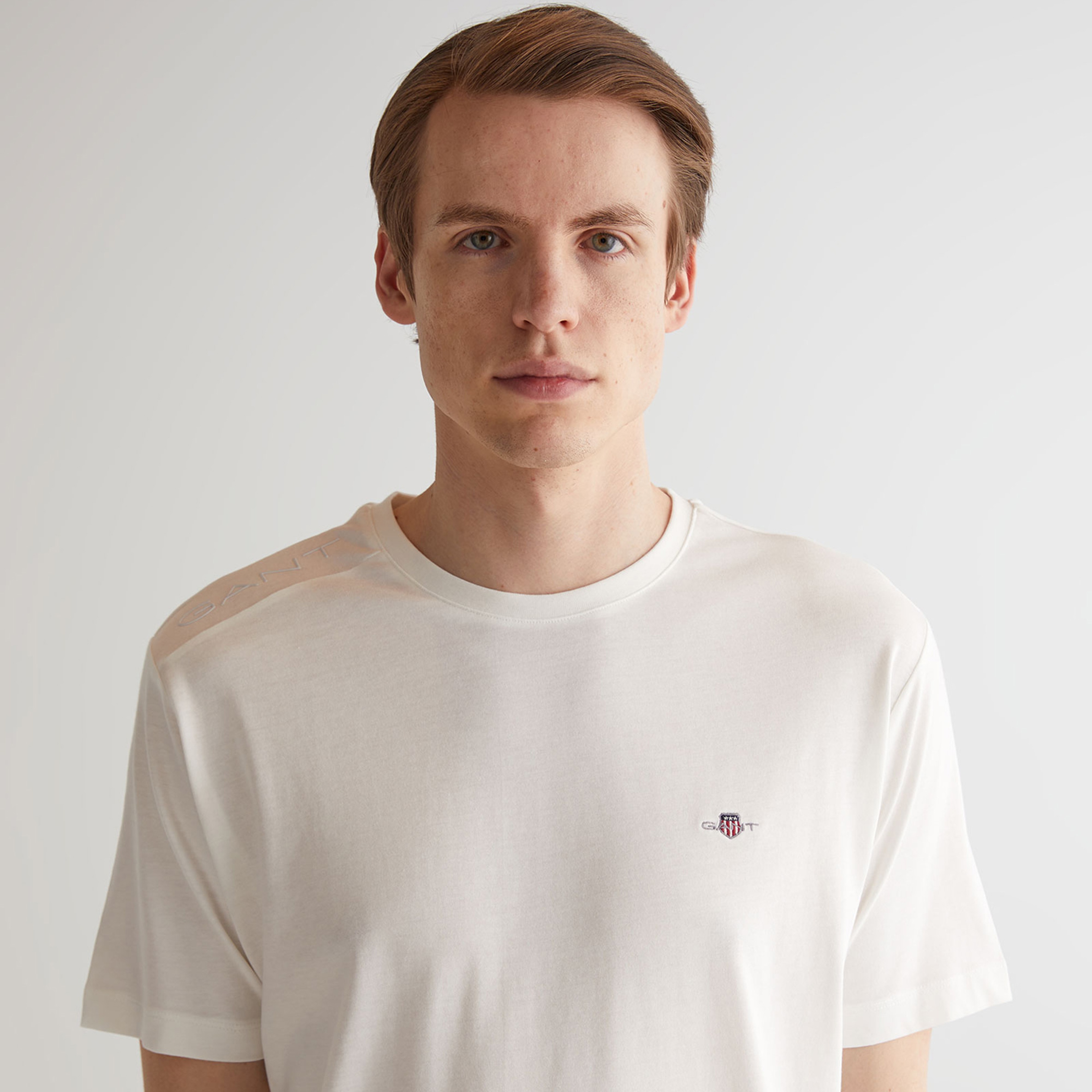 GANT Erkek Krem Regular Fit Bisiklet Yaka Logolu T-shirt