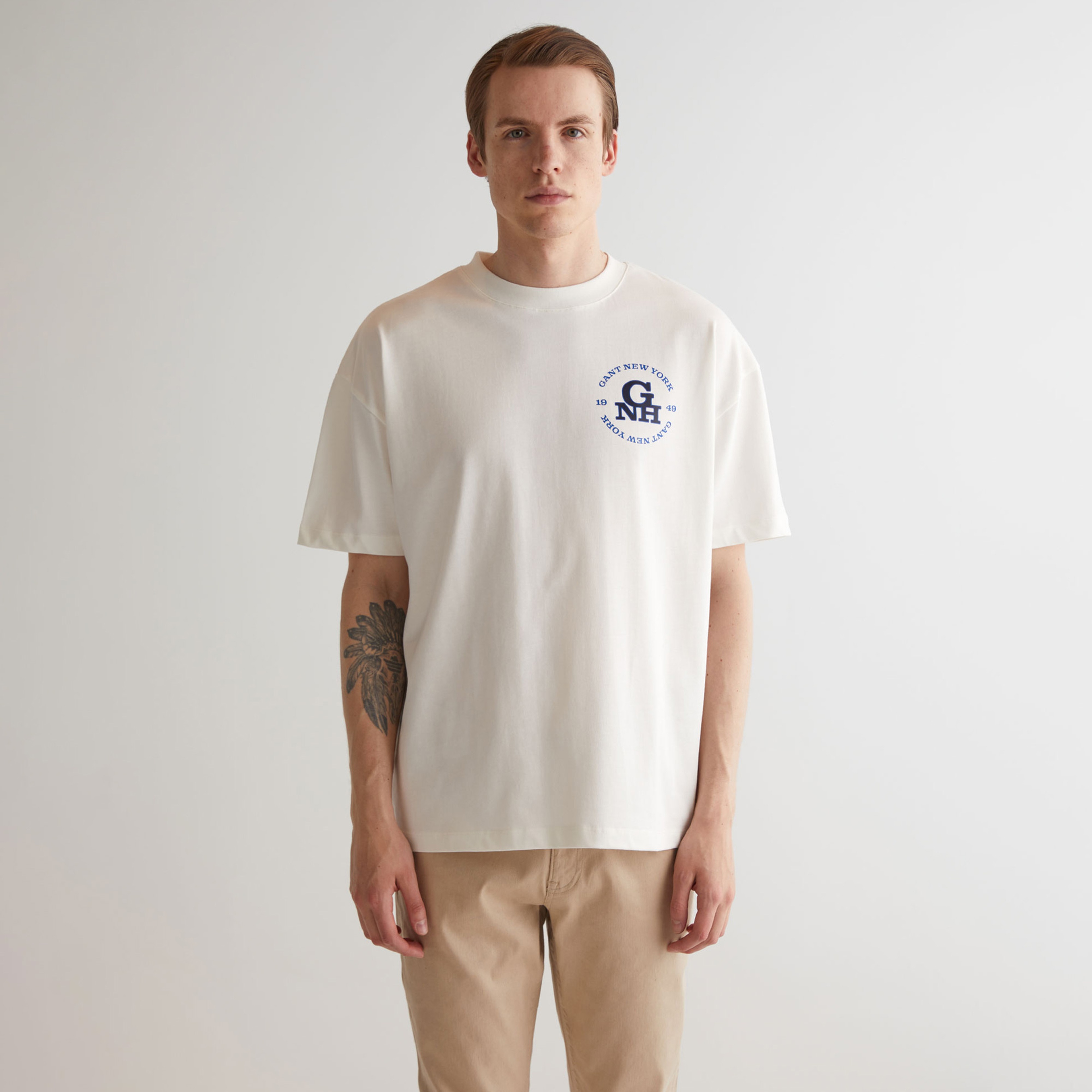 GANT Erkek Krem Oversize Fit Bisiklet Yaka Logolu T-shirt