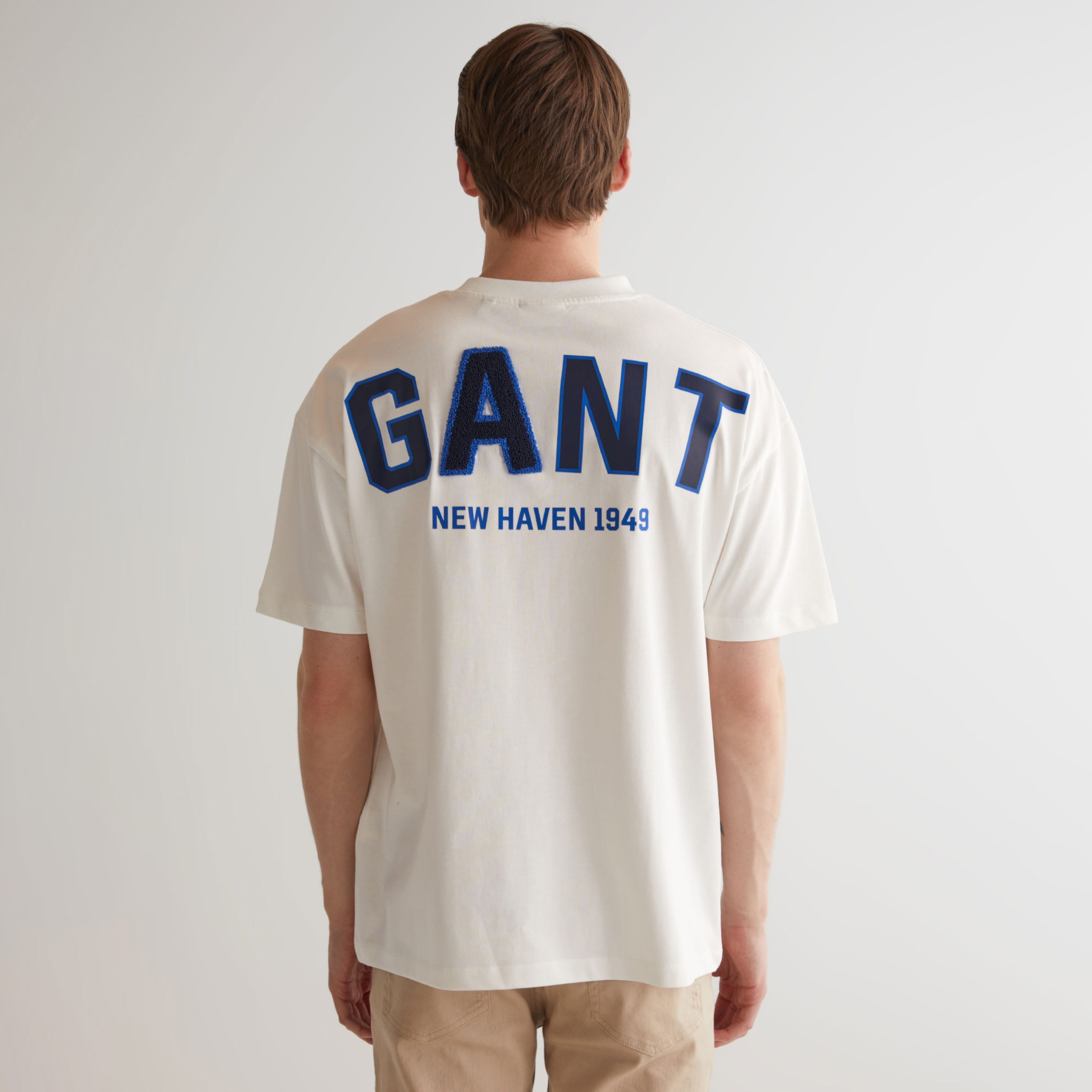 GANT Erkek Krem Oversize Fit Bisiklet Yaka Logolu T-shirt
