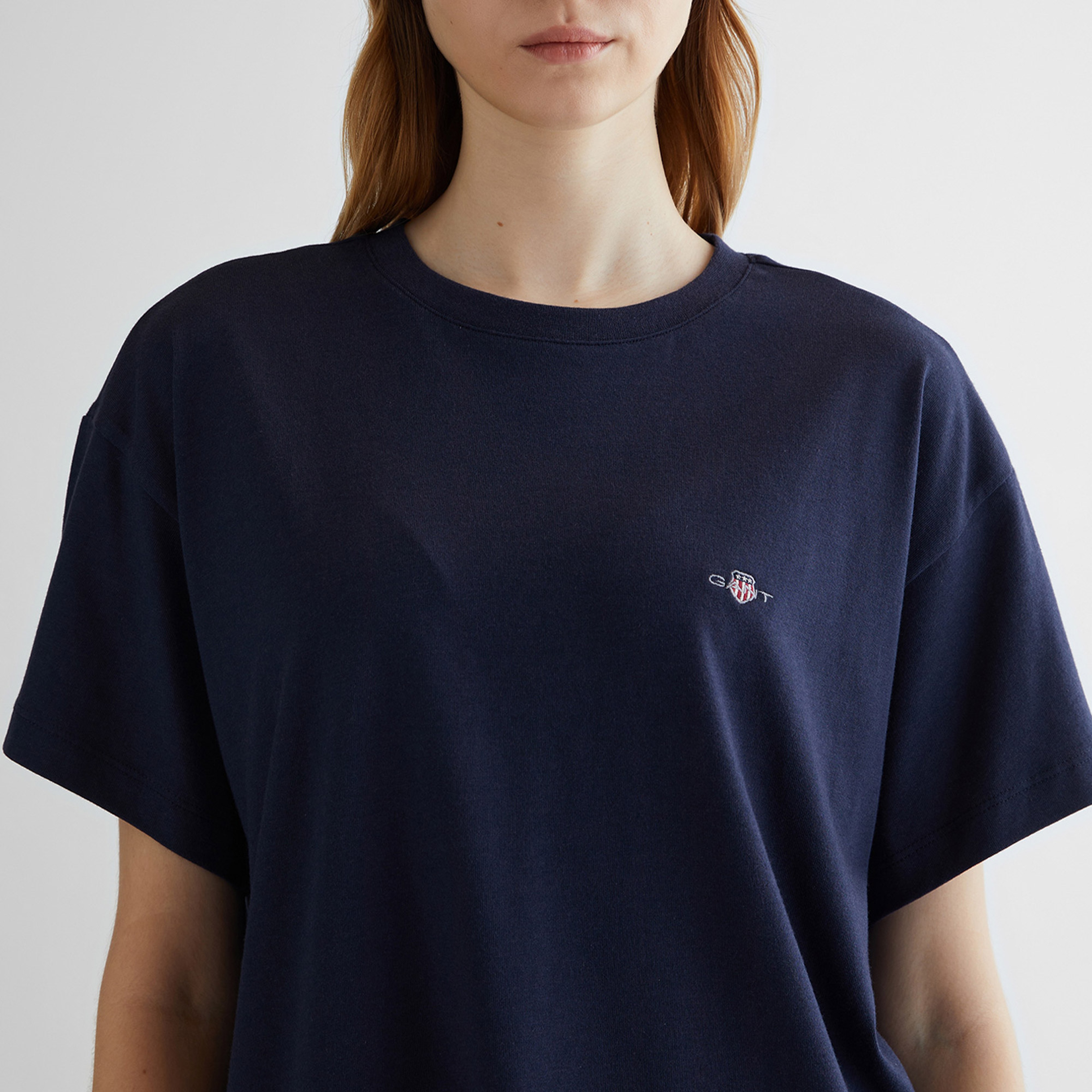 GANT Kadın Lacivert Oversize Fit Bisiklet Yaka Logolu T-shirt