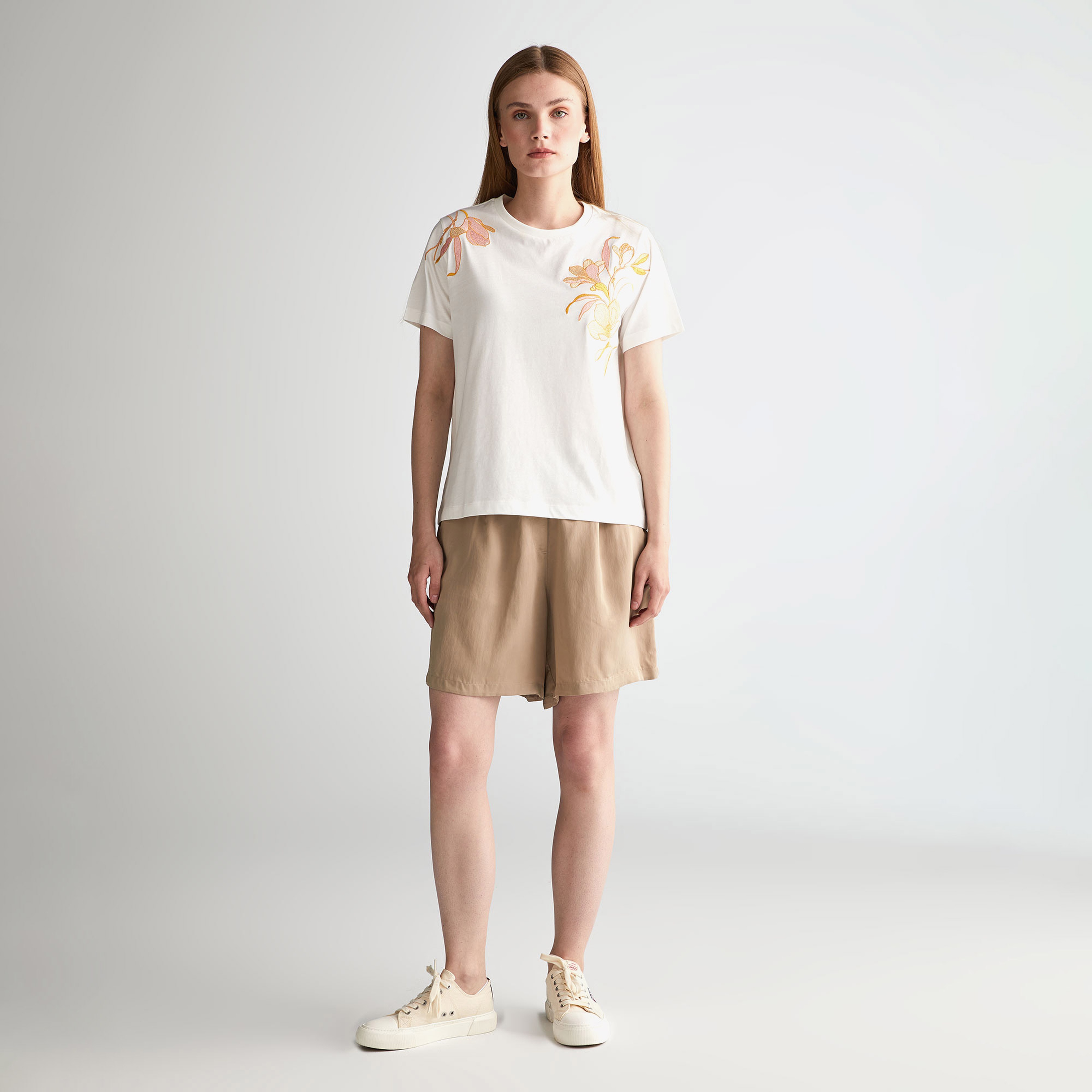 GANT Kadın Bej Regular Fit Logolu Şort