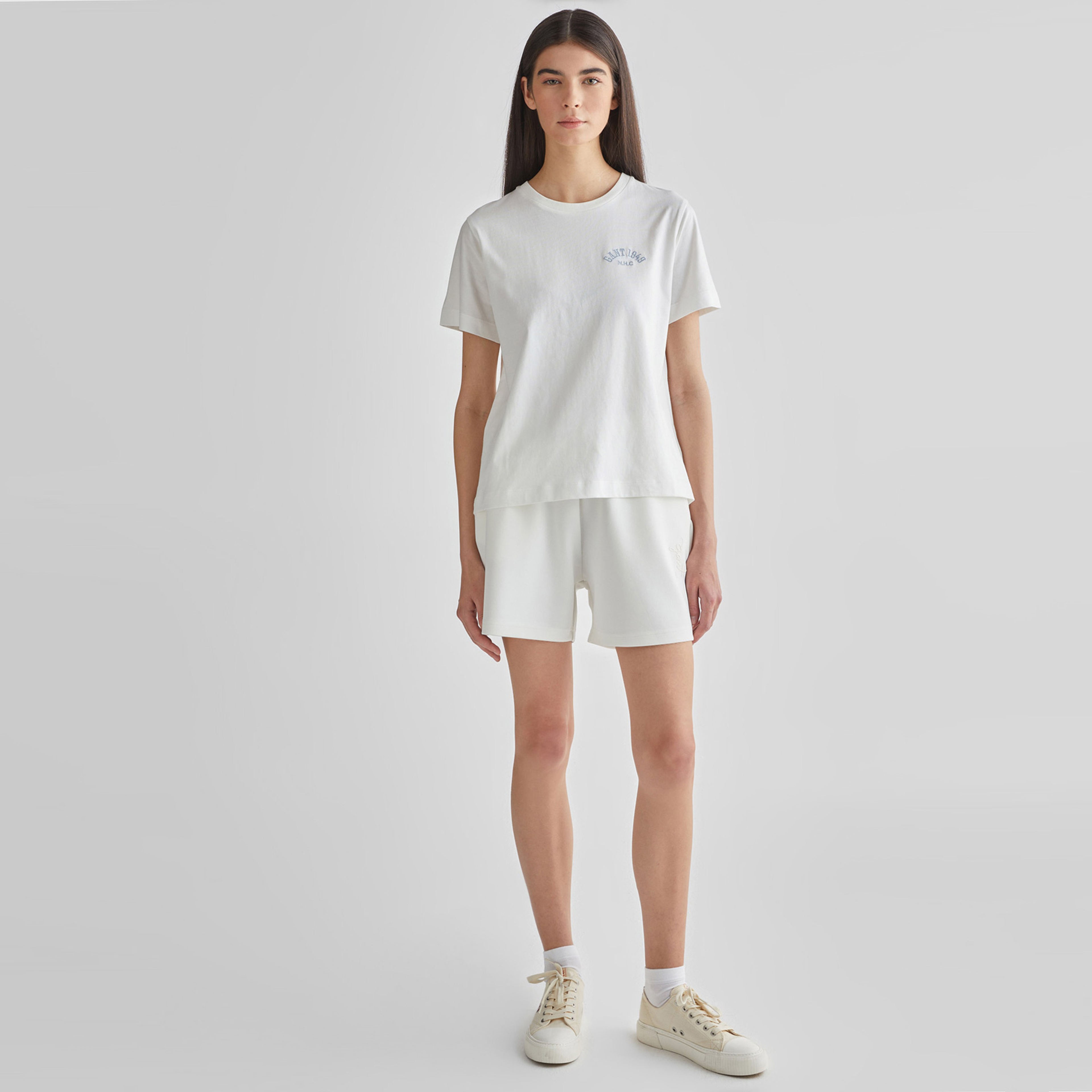 GANT Kadın Krem Relaxed Fit Bisiklet Yaka Logolu T-shirt