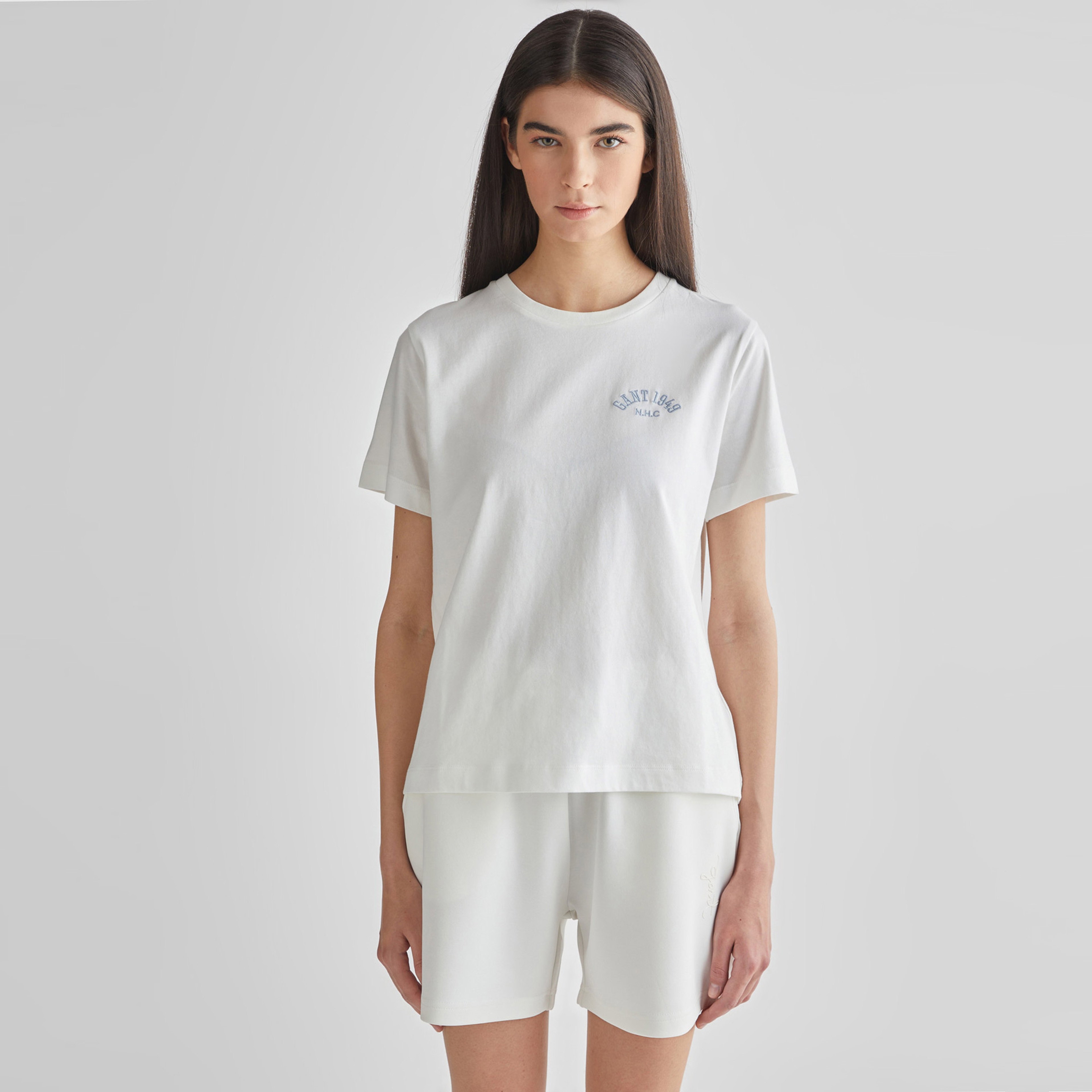 GANT Kadın Krem Relaxed Fit Bisiklet Yaka Logolu T-shirt