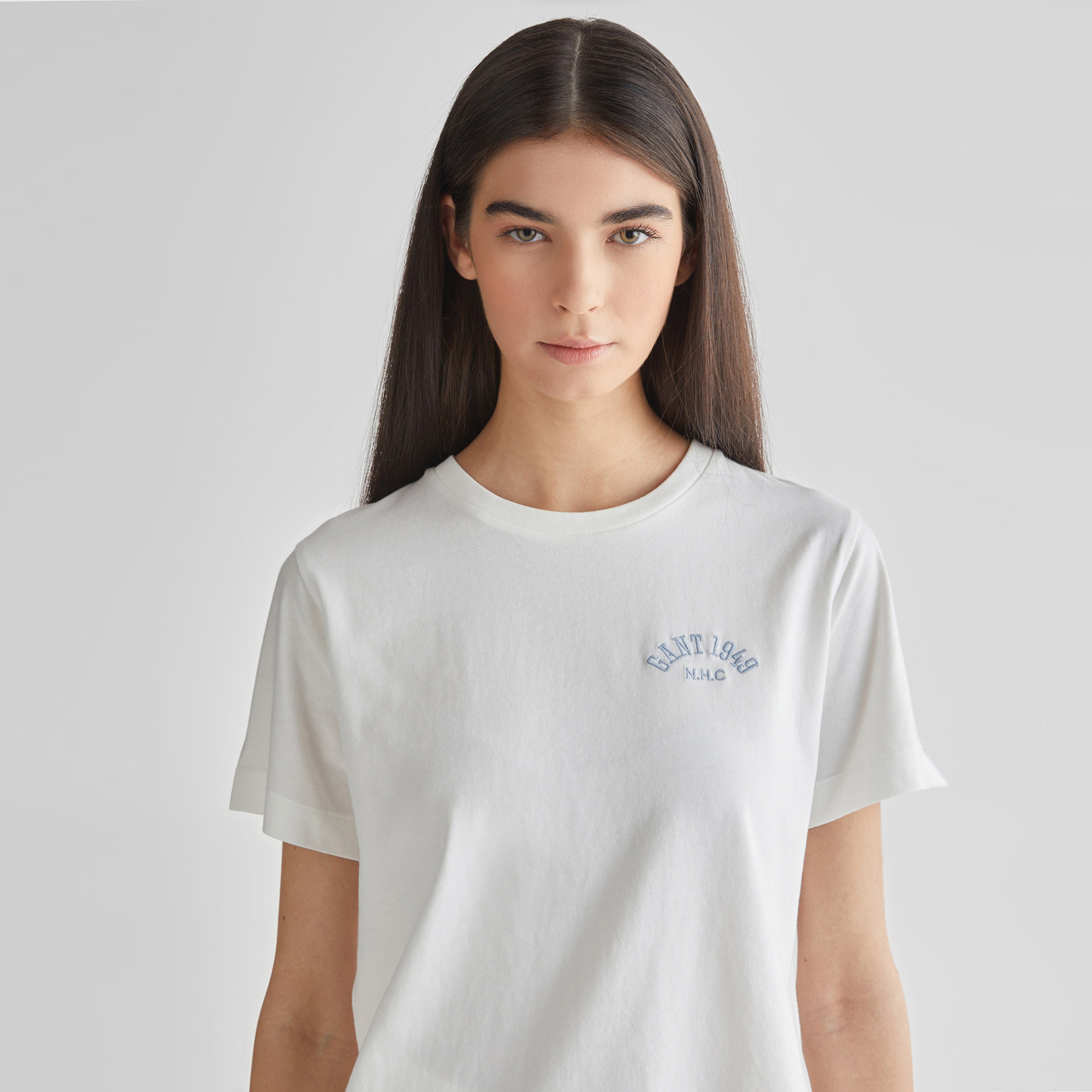 GANT Kadın Krem Relaxed Fit Bisiklet Yaka Logolu T-shirt