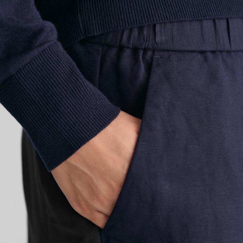 GANT Kadın Lacivert Relaxed Fit Keten Şort